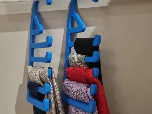 tie hanger