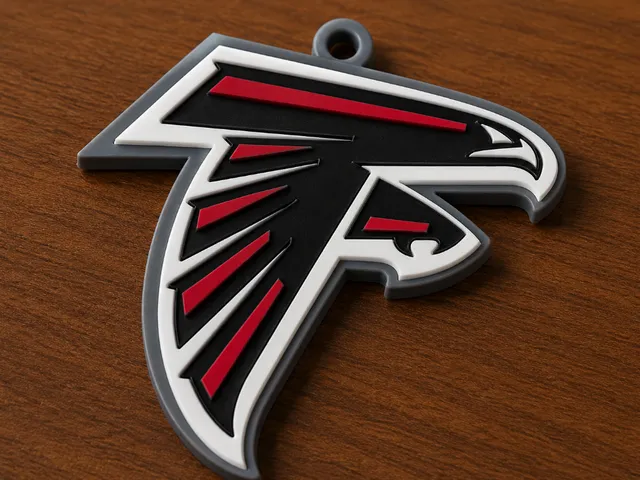 Atlanta Falcons Oversized Hype Fan Logo for a Chain
