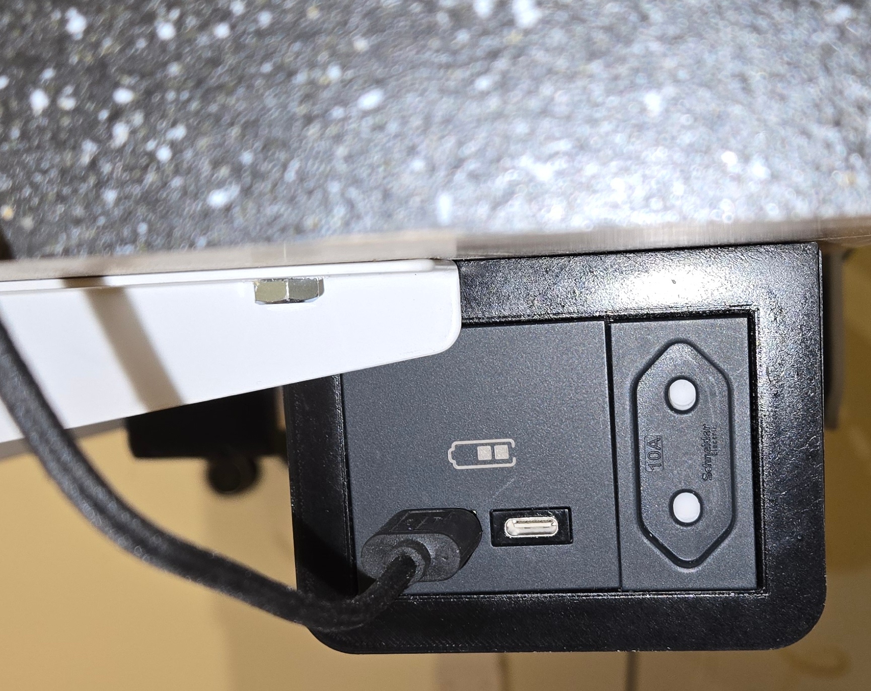 UNICA sockets  box