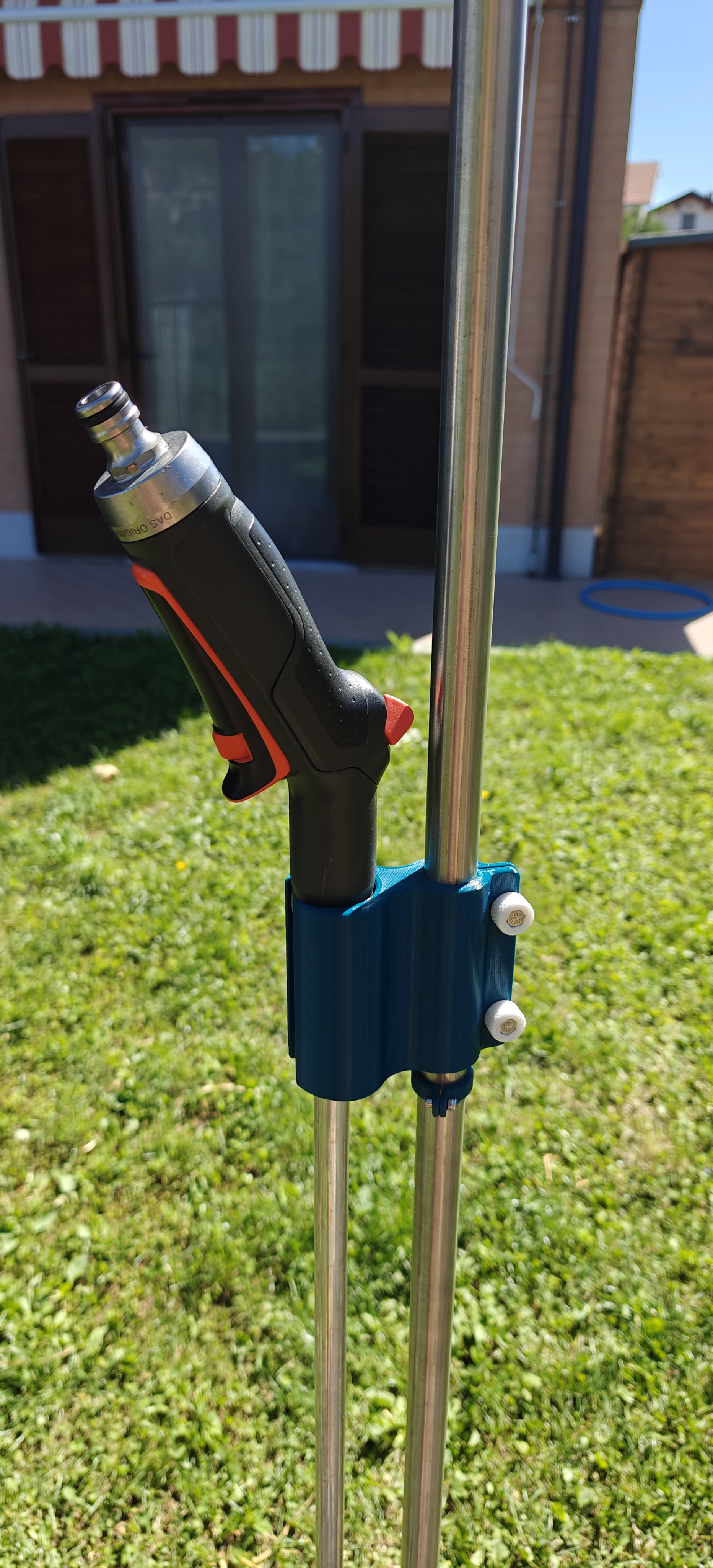 Gardena lance holder with 22mm pipe adapter