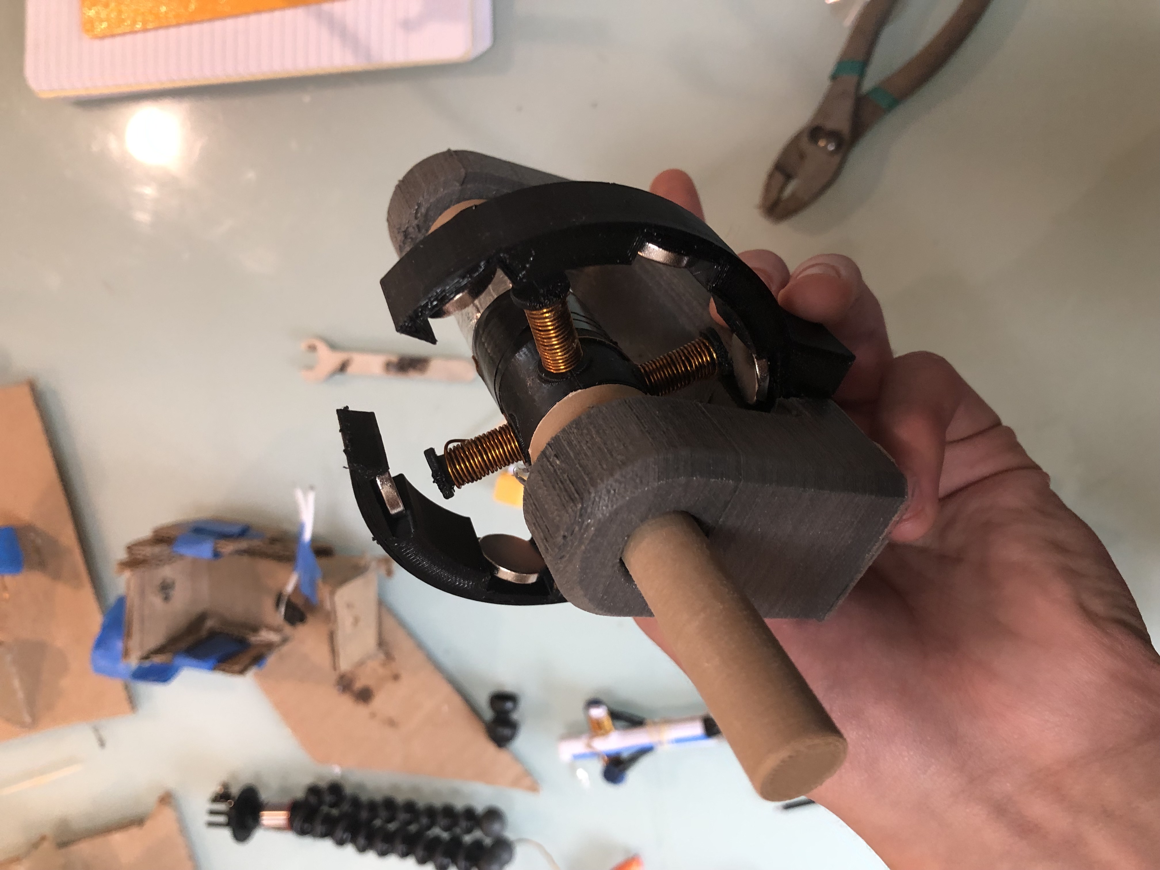 THEORICALLY could work DC Brushed Motor