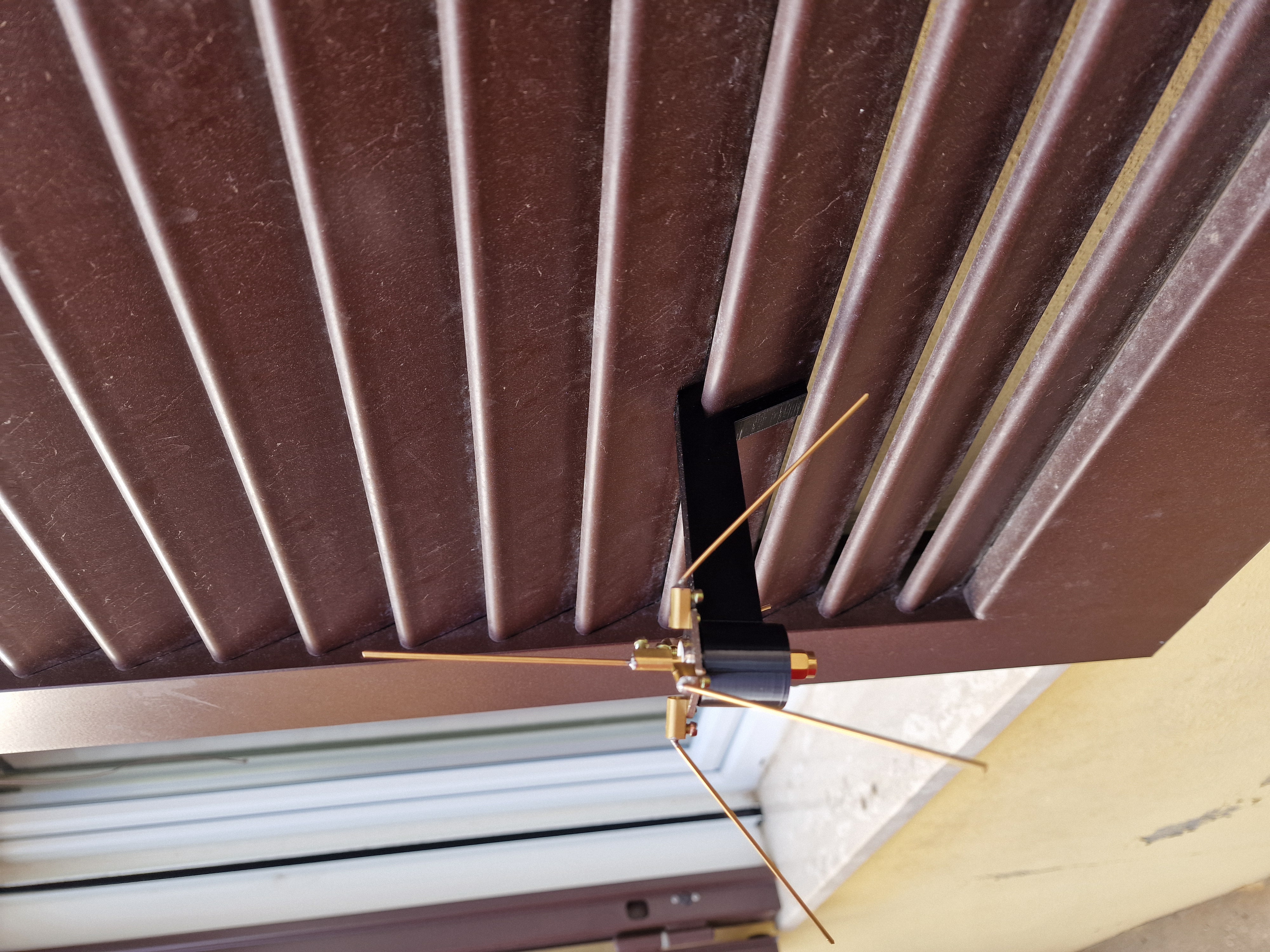 GROUND PLANE ANTENNA MOUNT