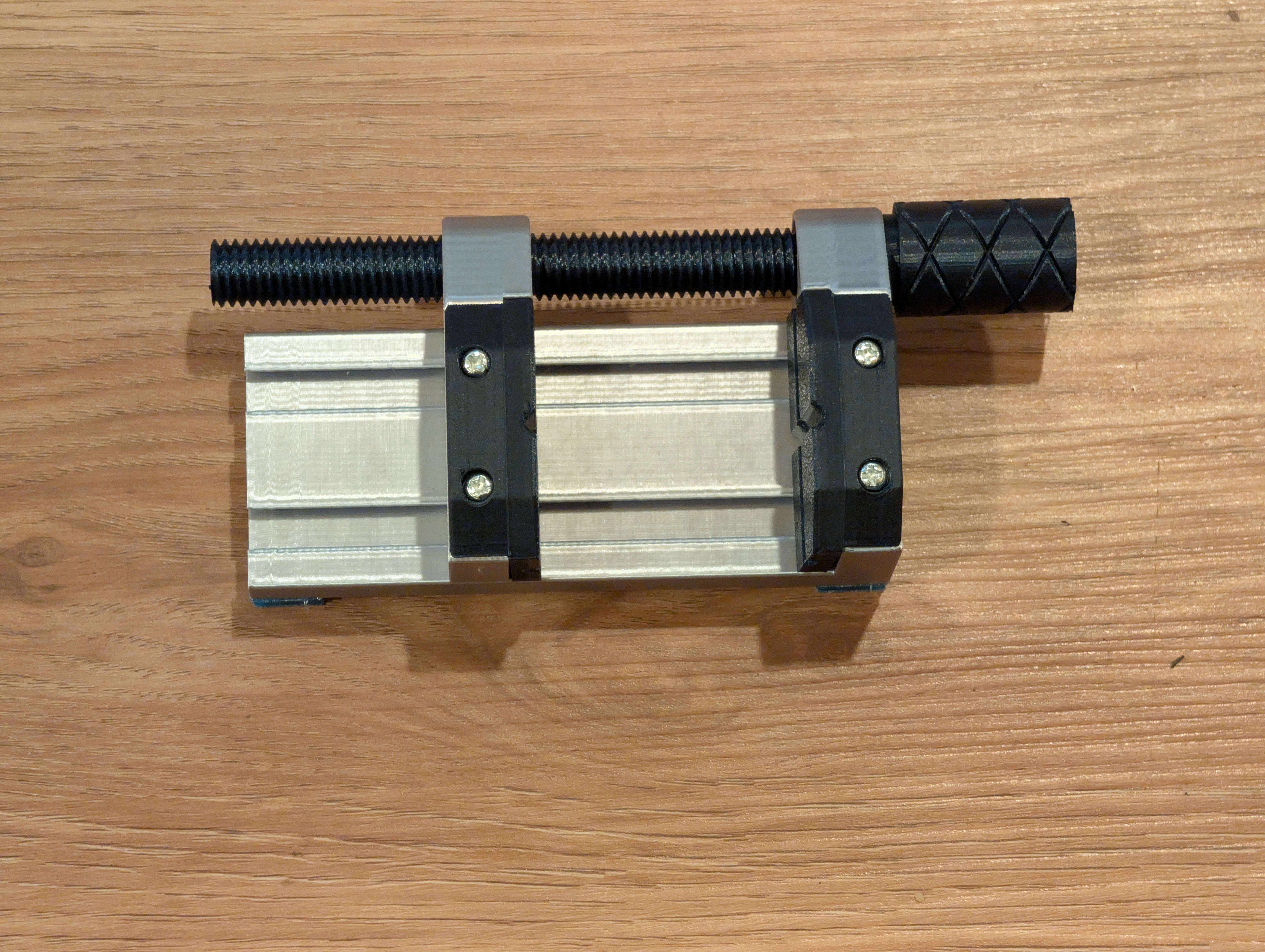 Miniatura 3 do modelo 3D Parametric Mini Vise