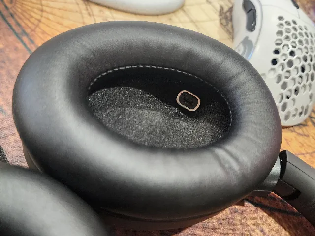 WH-1000XM4 Sensor plug