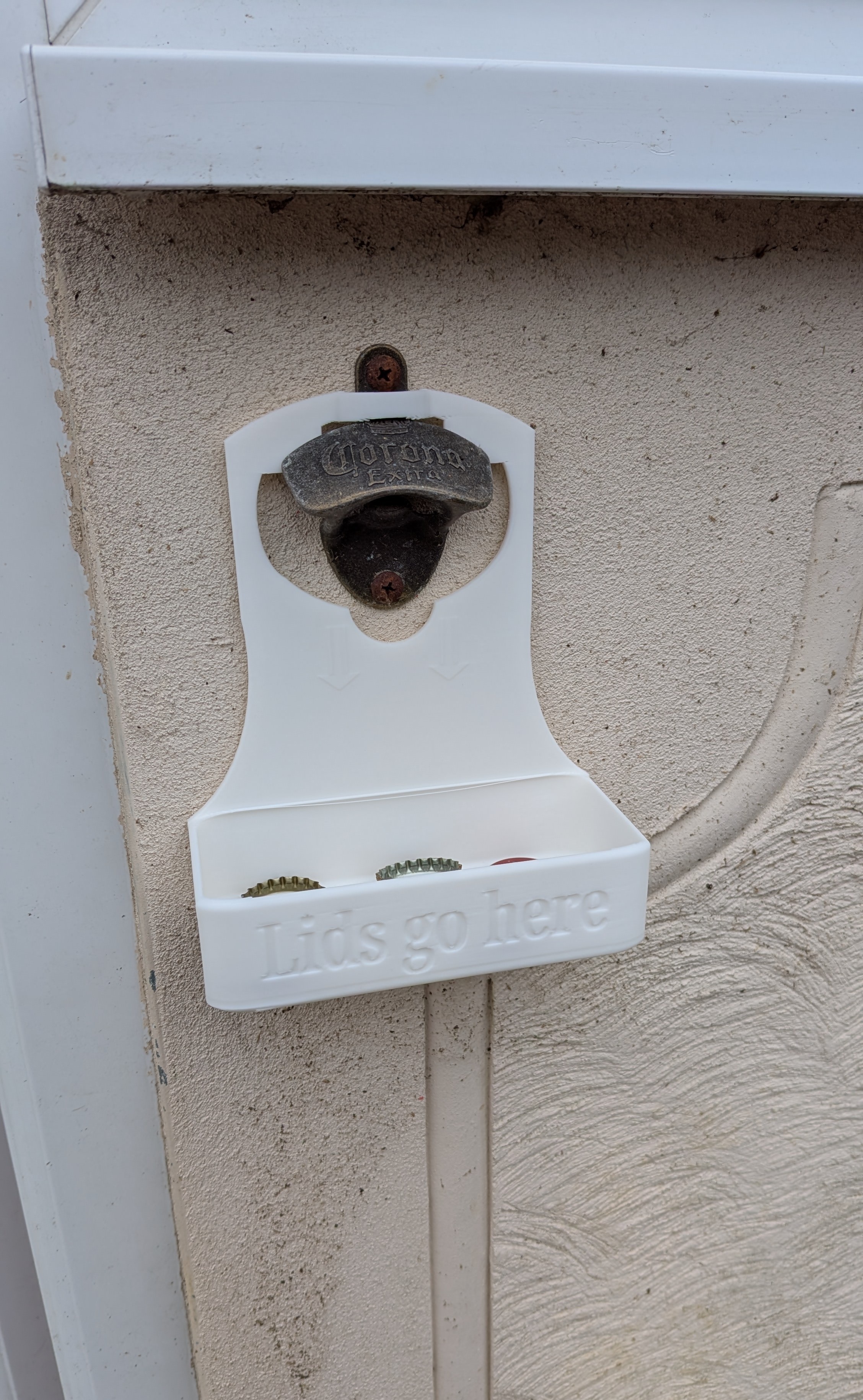 Beer Bootle Lid Catcher