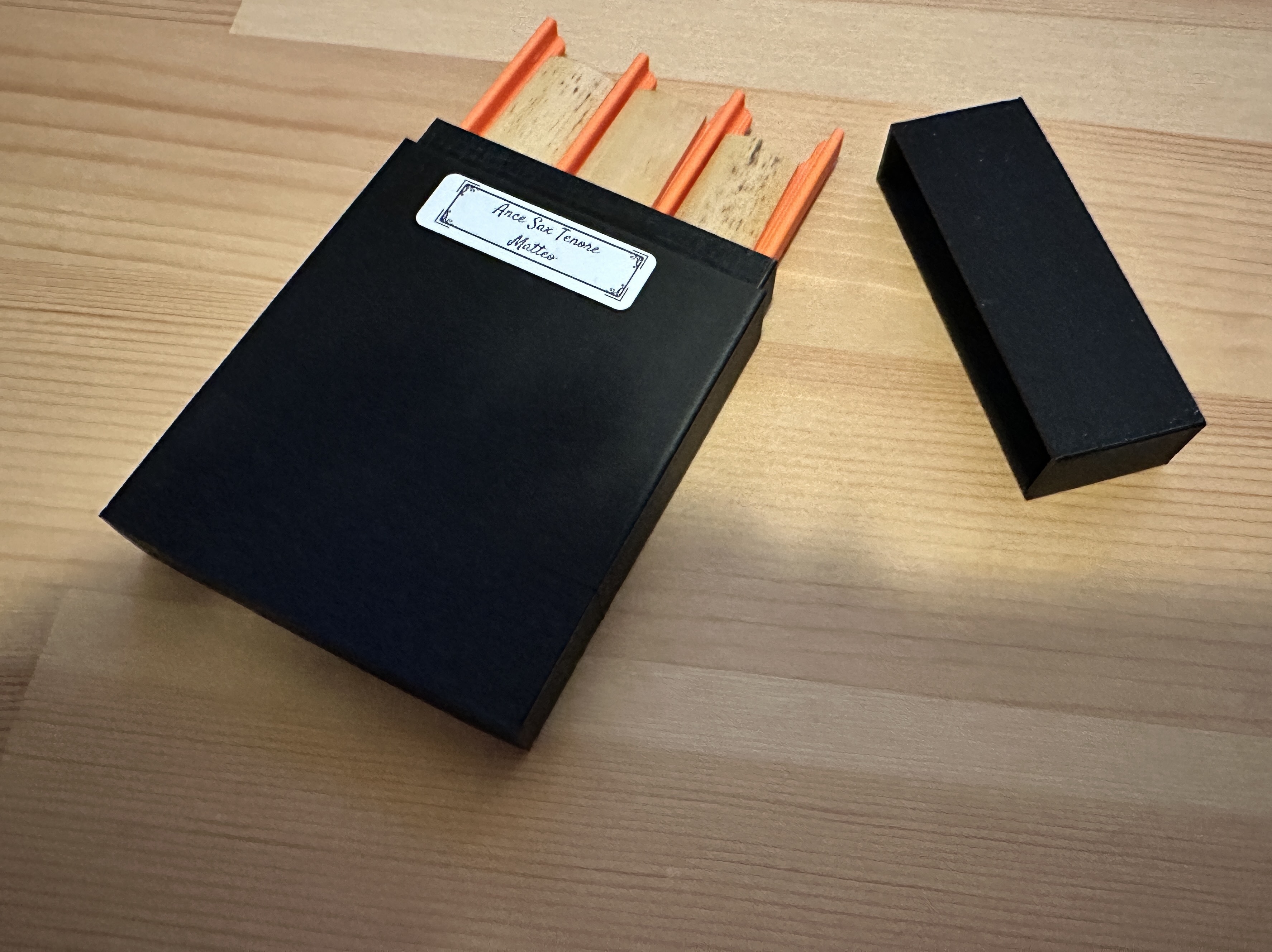 Tenor saxophone reed box and case