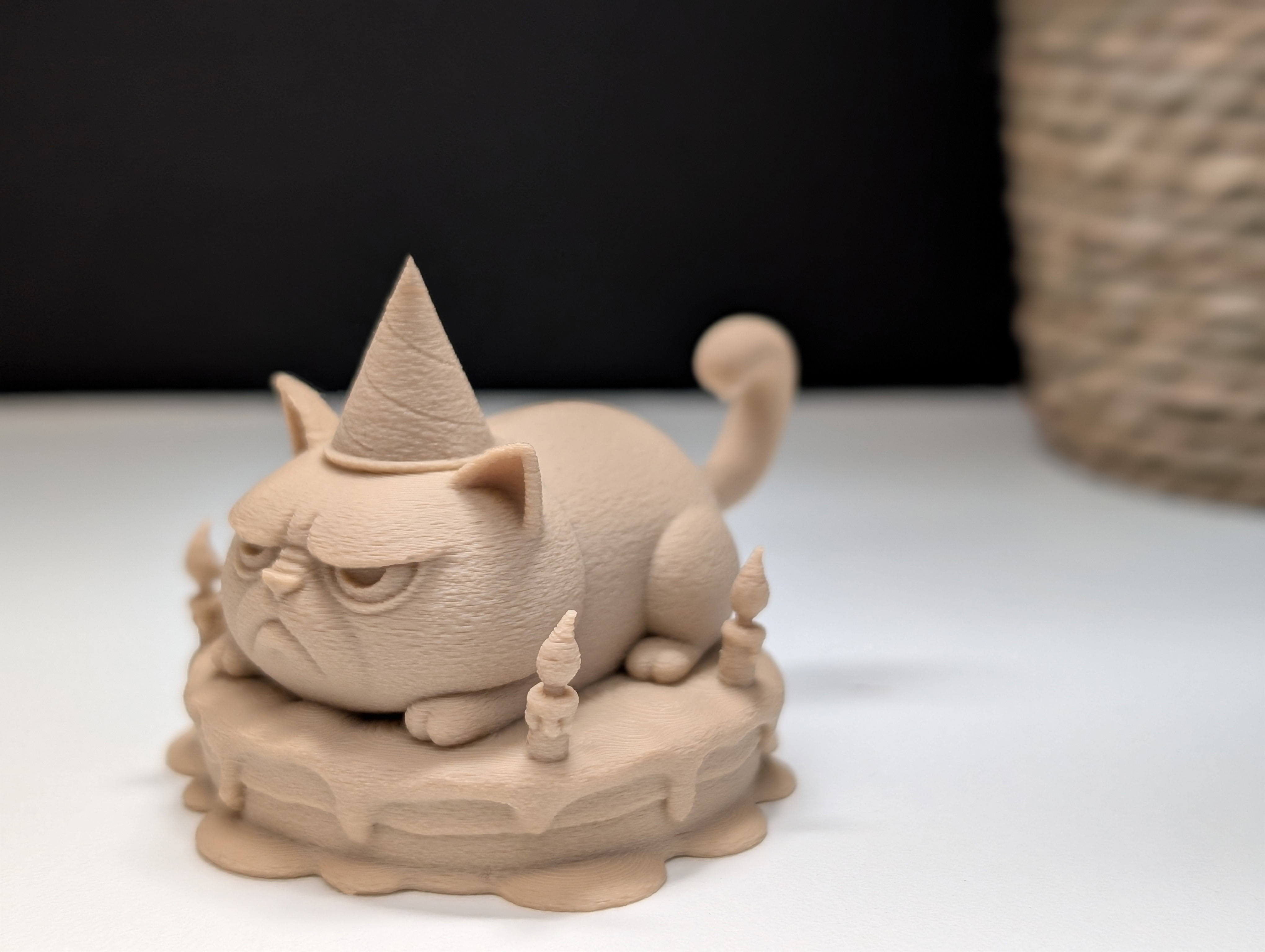 Miniatura 10 do modelo 3D Grumpy Cat on a Cake