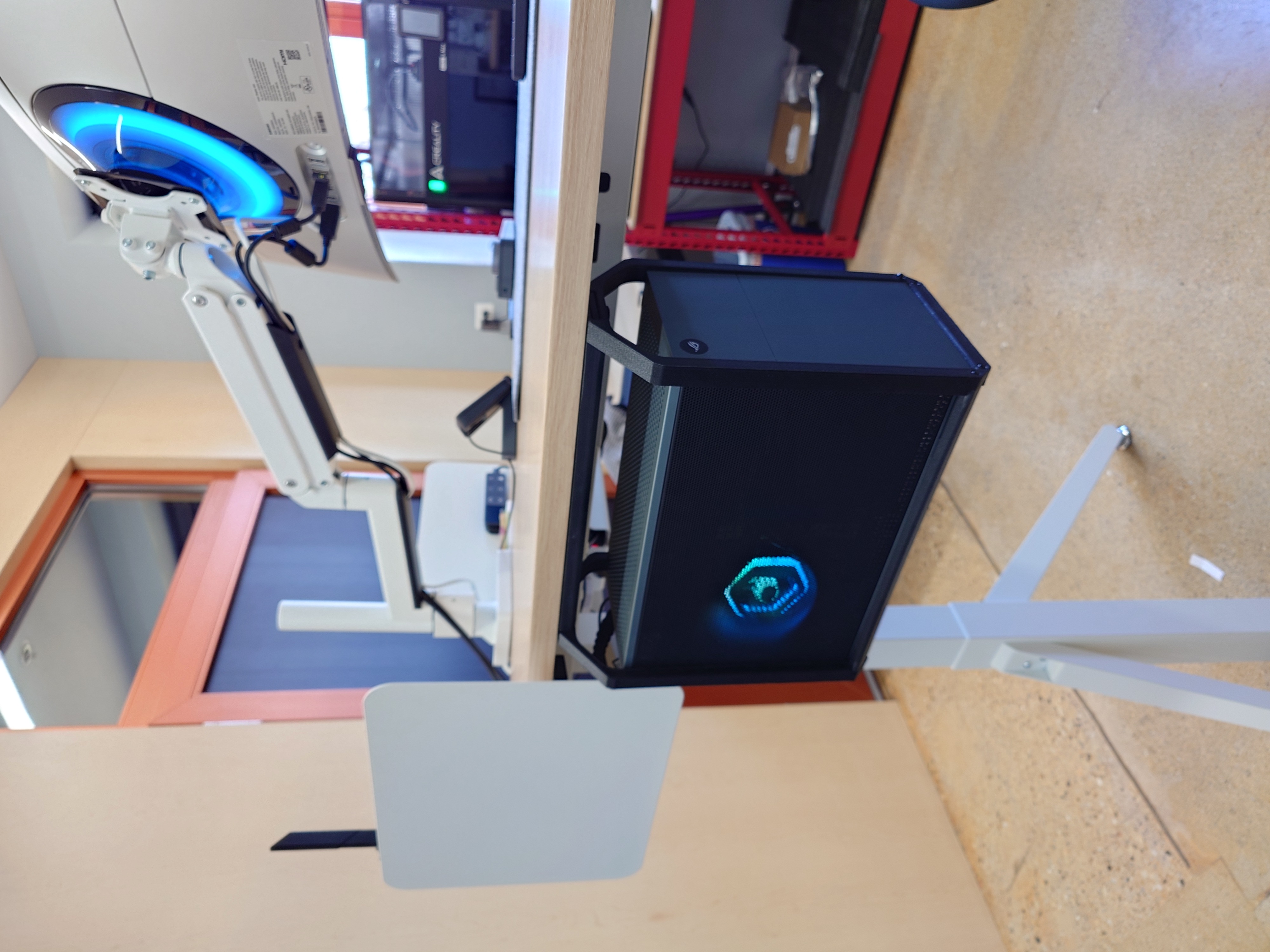 NCASE / FORMD T1 case under desk mount