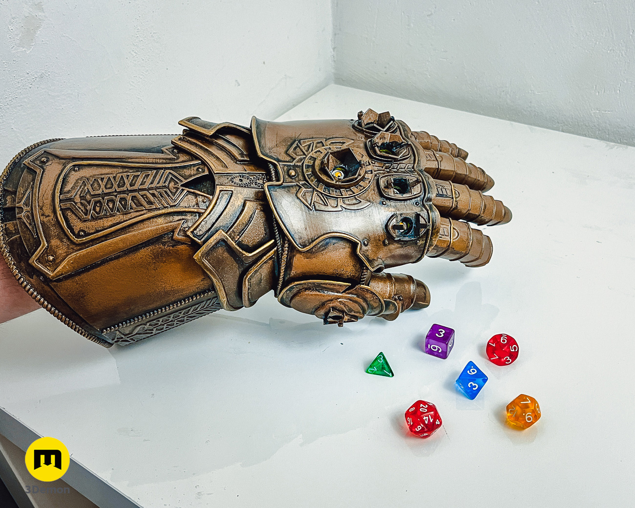 The Infinity Gauntlet – Wearable DnD Dice Holder — miniatura 4