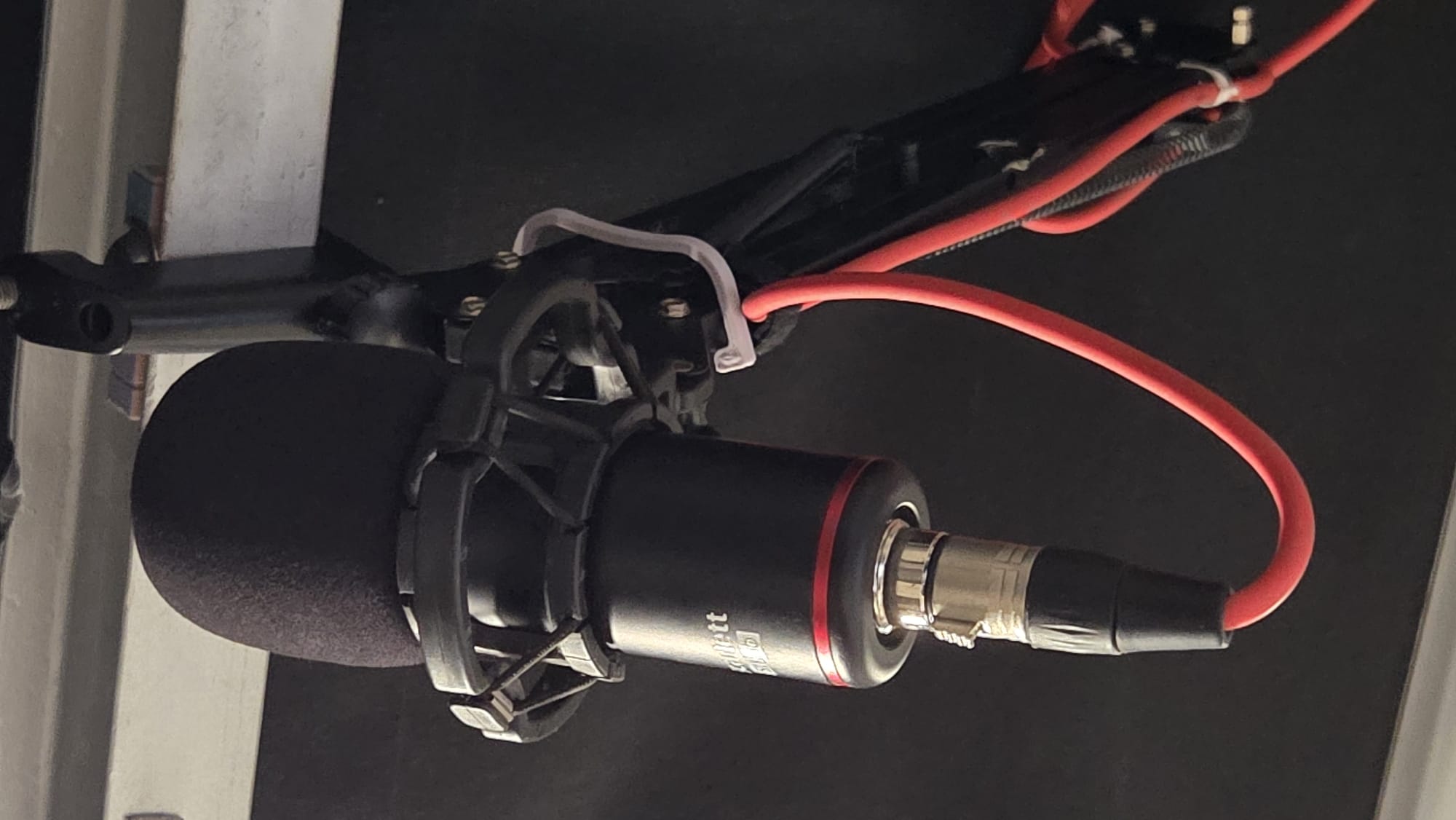 C BLOCK TO ENSHURE MIC STAND STAYS CLOSED UP