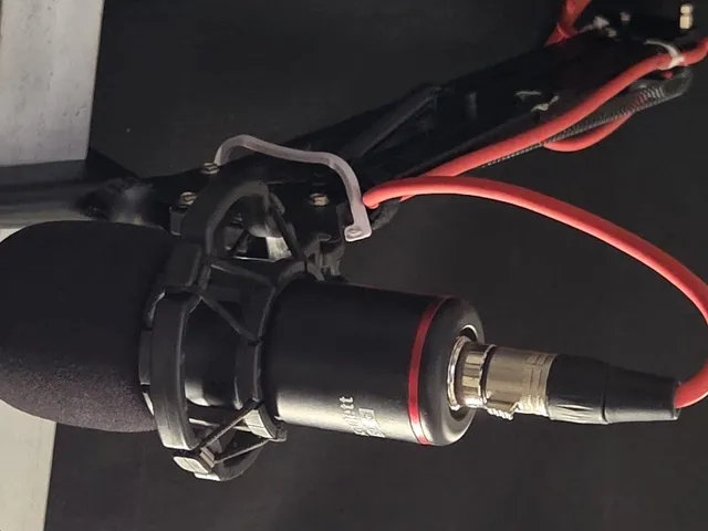 C BLOCK TO ENSHURE MIC STAND STAYS CLOSED UP