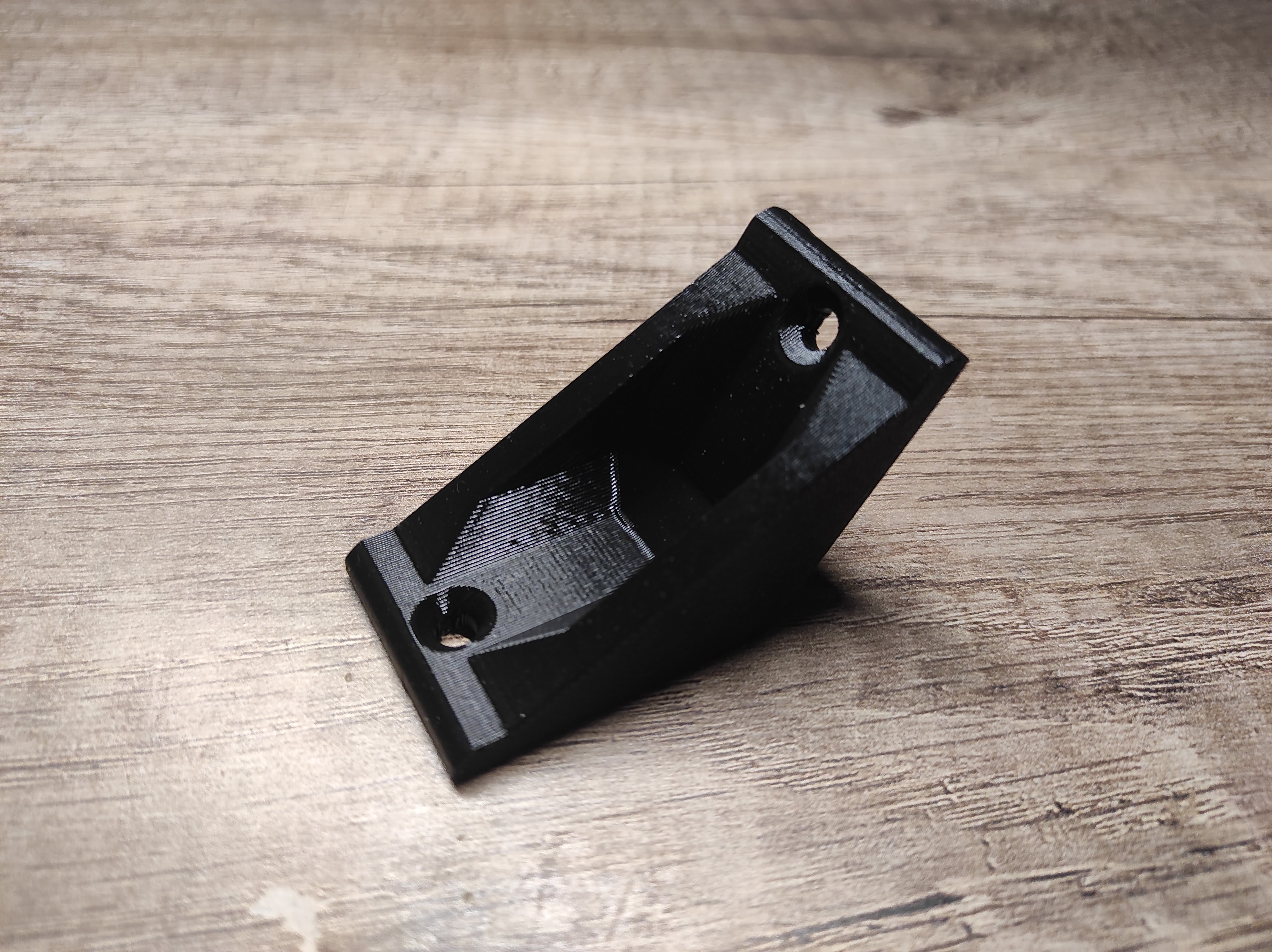 Angle bracket 120-degrees
