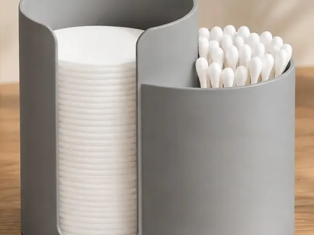 Organizer for cotton discs