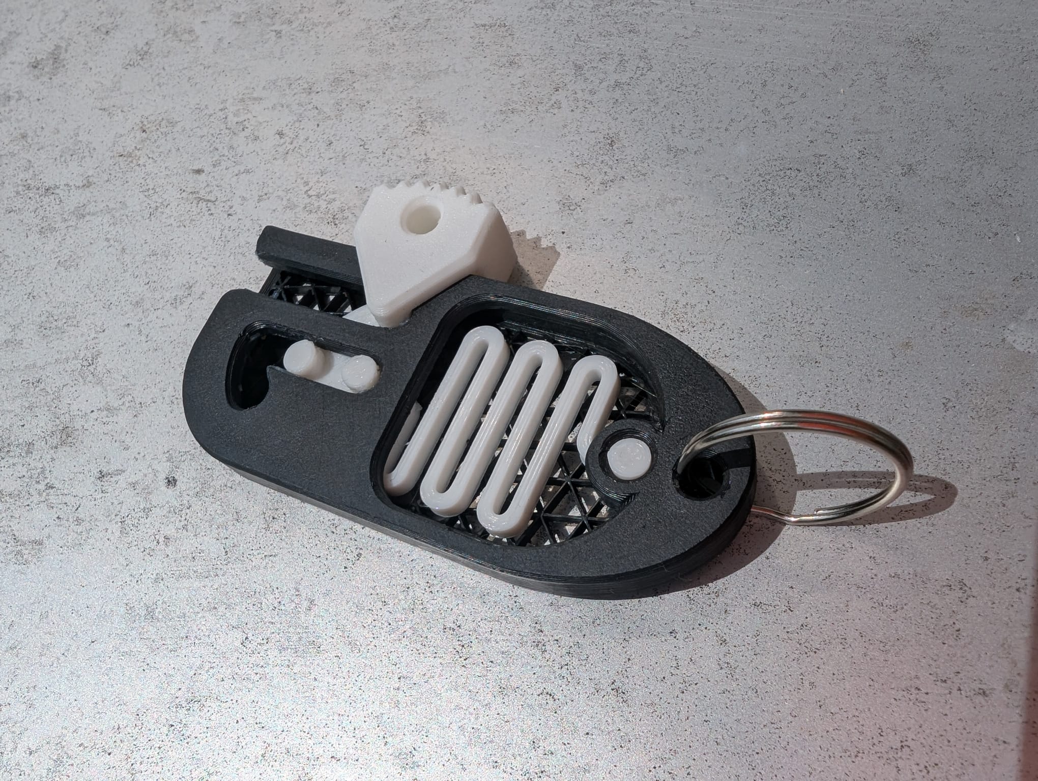 Miniatura 4 do modelo 3D Spring-Loaded Locking Mechanism