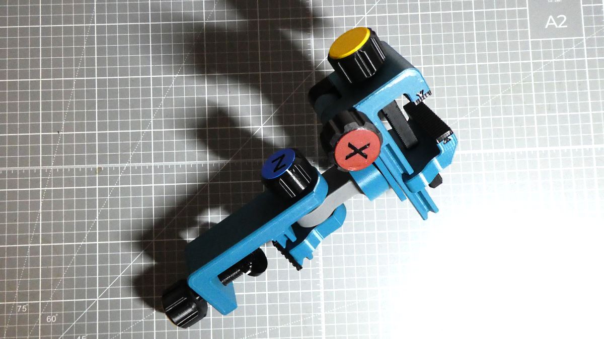 Miniatura 3 do modelo 3D Three Axis Table Vise