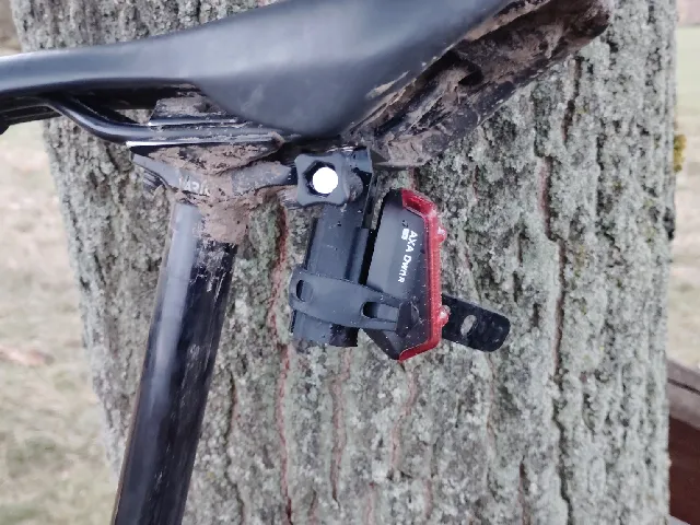 Bike / MTB Saddle Rail Bike Light Mount – Dropper Post Compatible