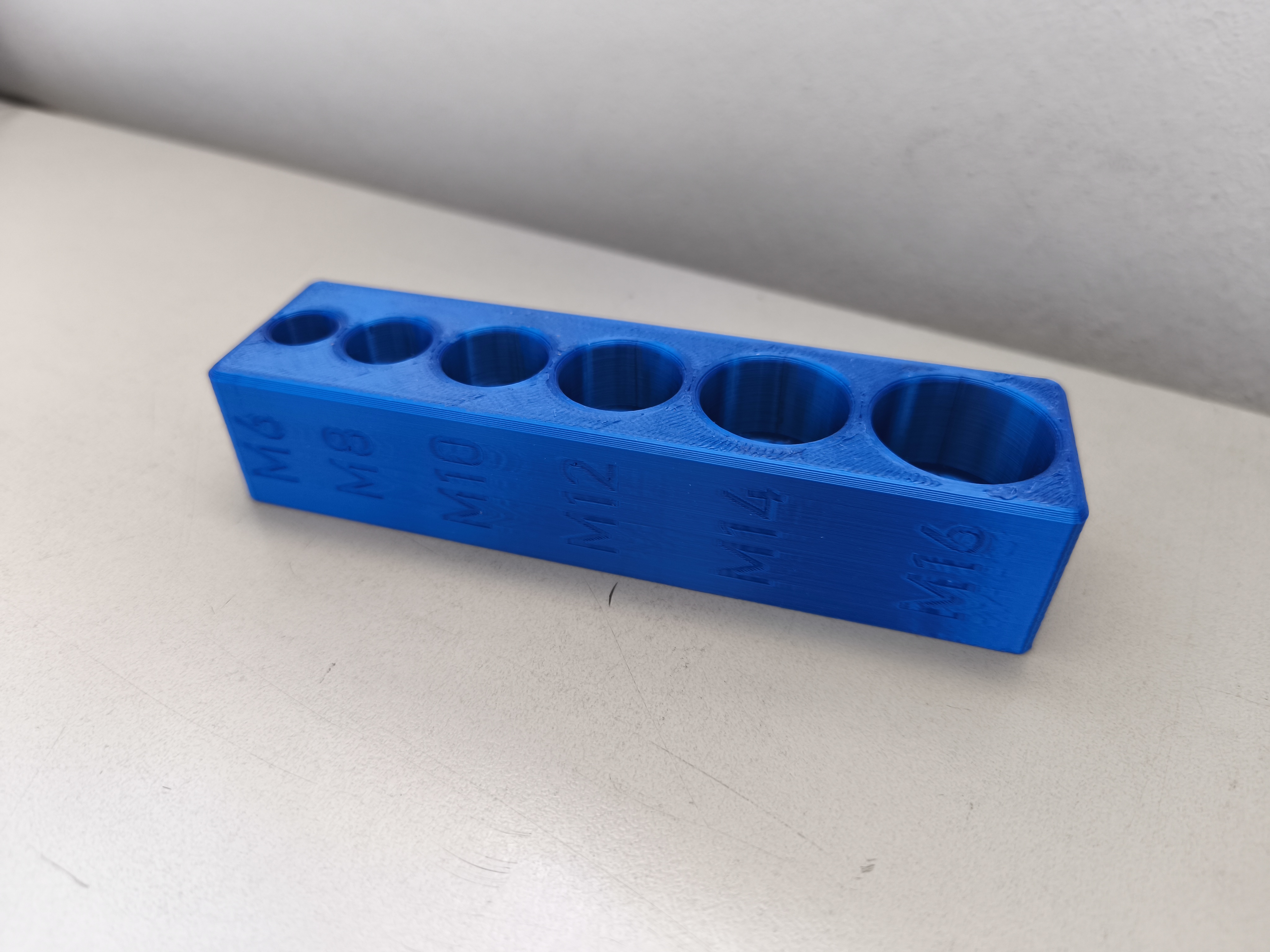 Sample holder for metric screws and nuts — miniatura 4