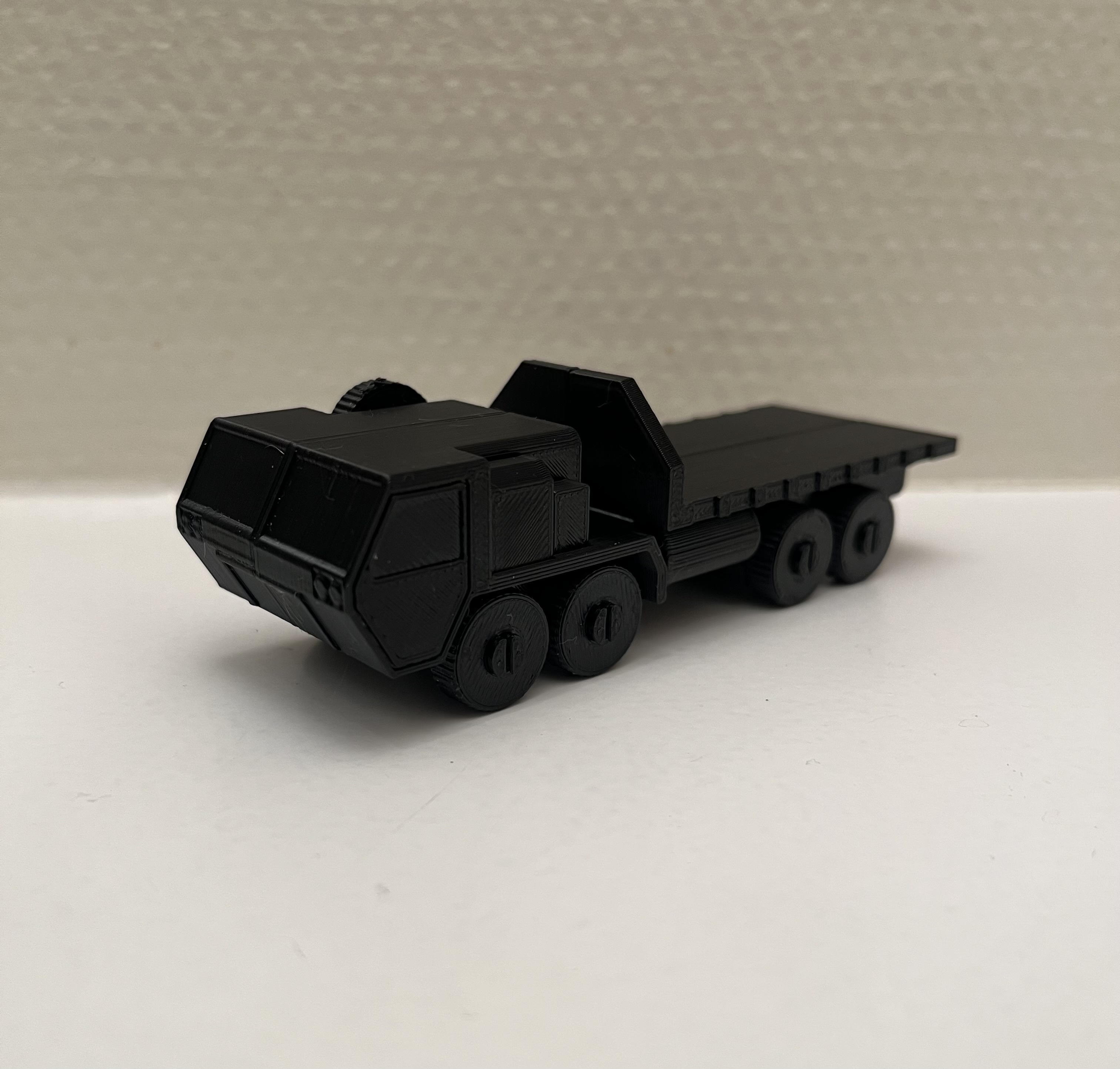 Low Poly Logistics Truck (M1120 HEMTT LHS)