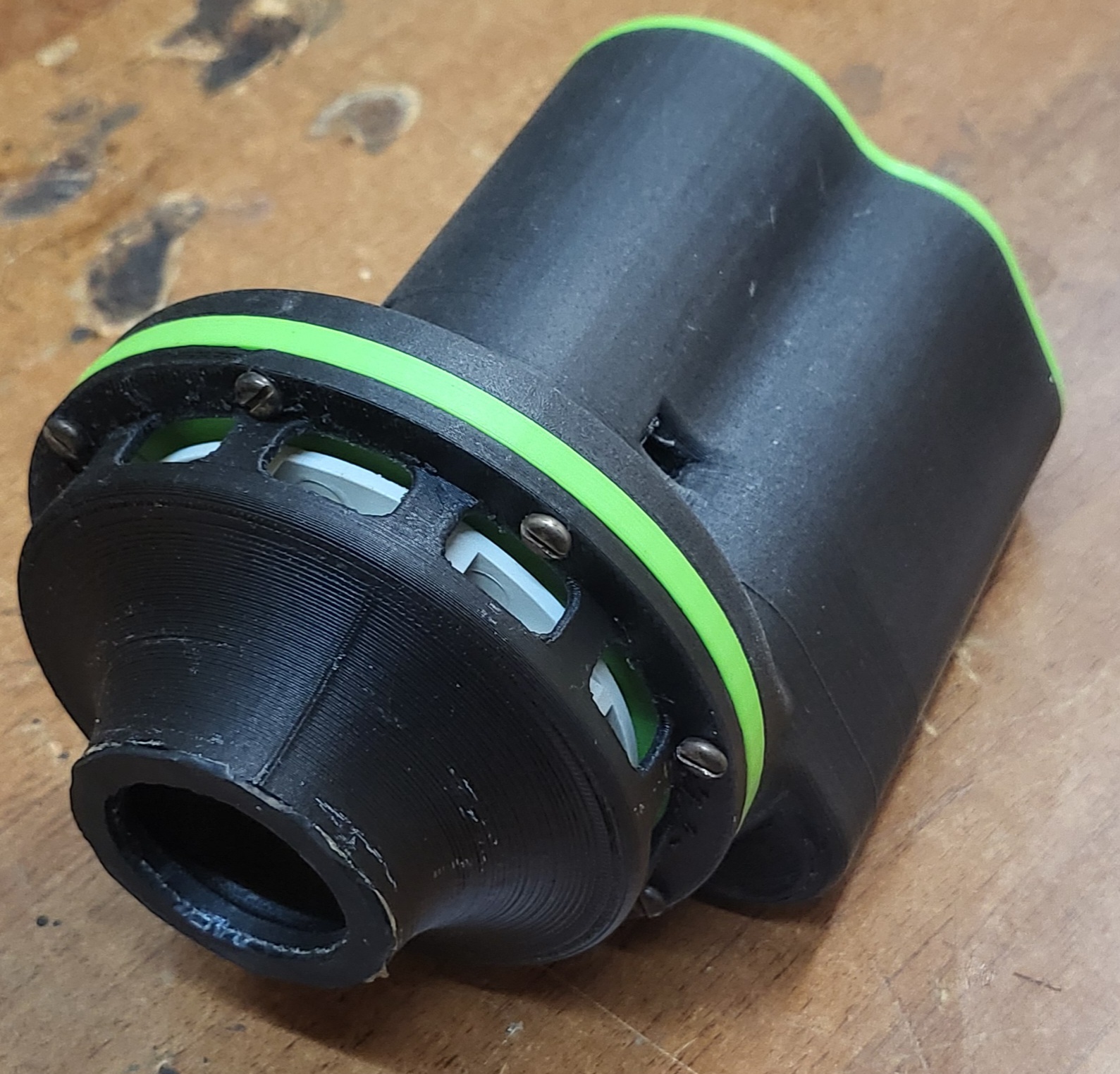 A more compact Filament vacum bag fan Aku