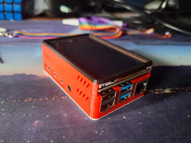 Raspberry Pi 4B case 3.5 inch TFT display