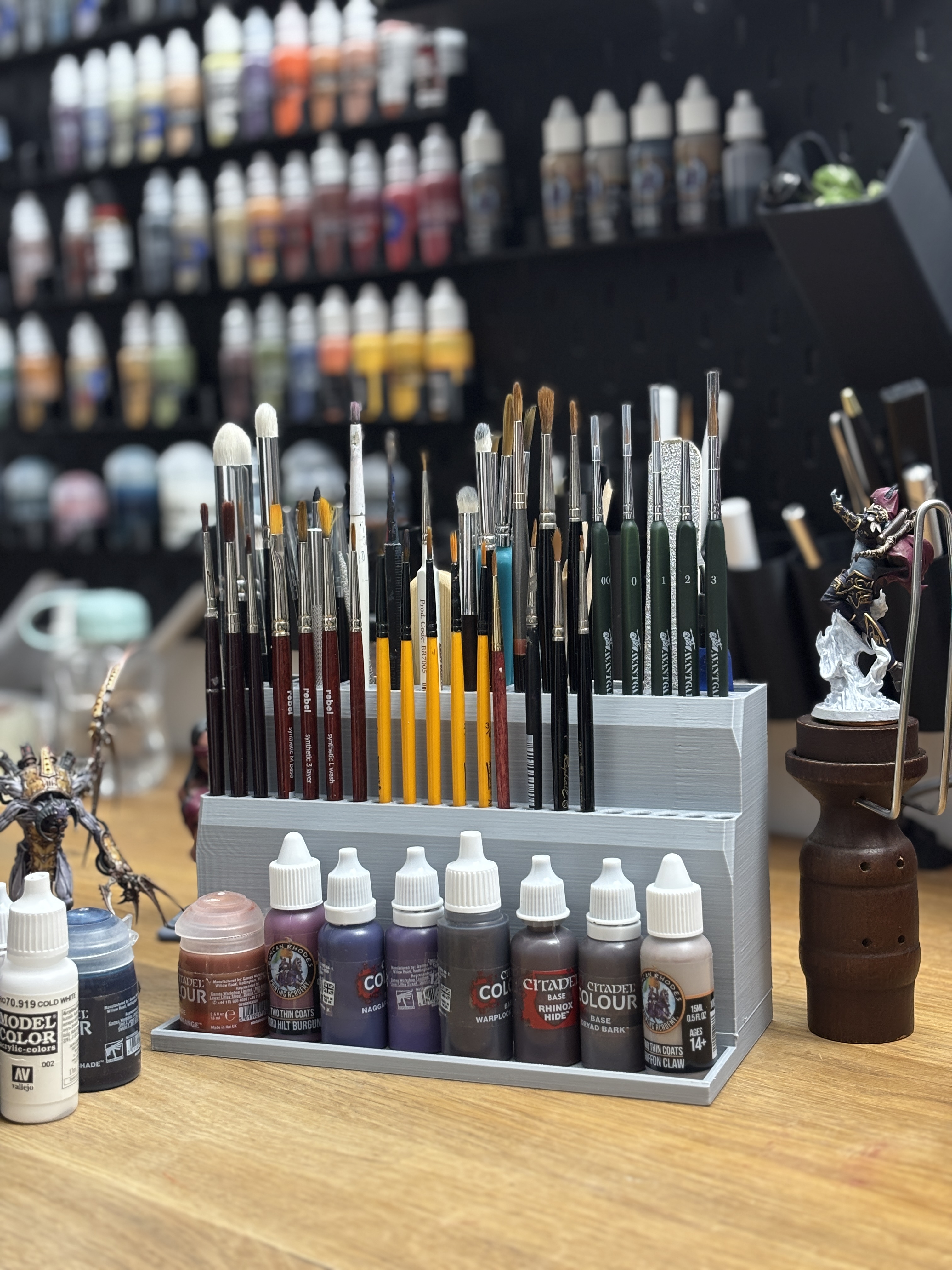 Hobby Paint Brush Holder and Organizer for Miniature Painting Mk.I