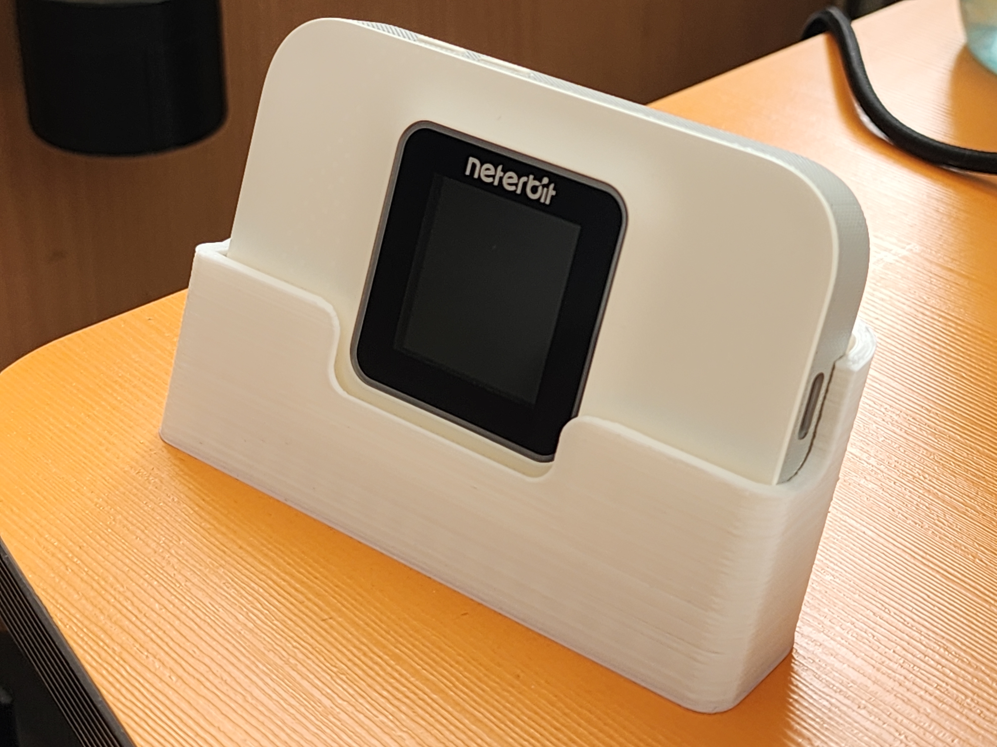 Neterbit 4G-LTE Modem NWR-940X Wall and Desk Stand