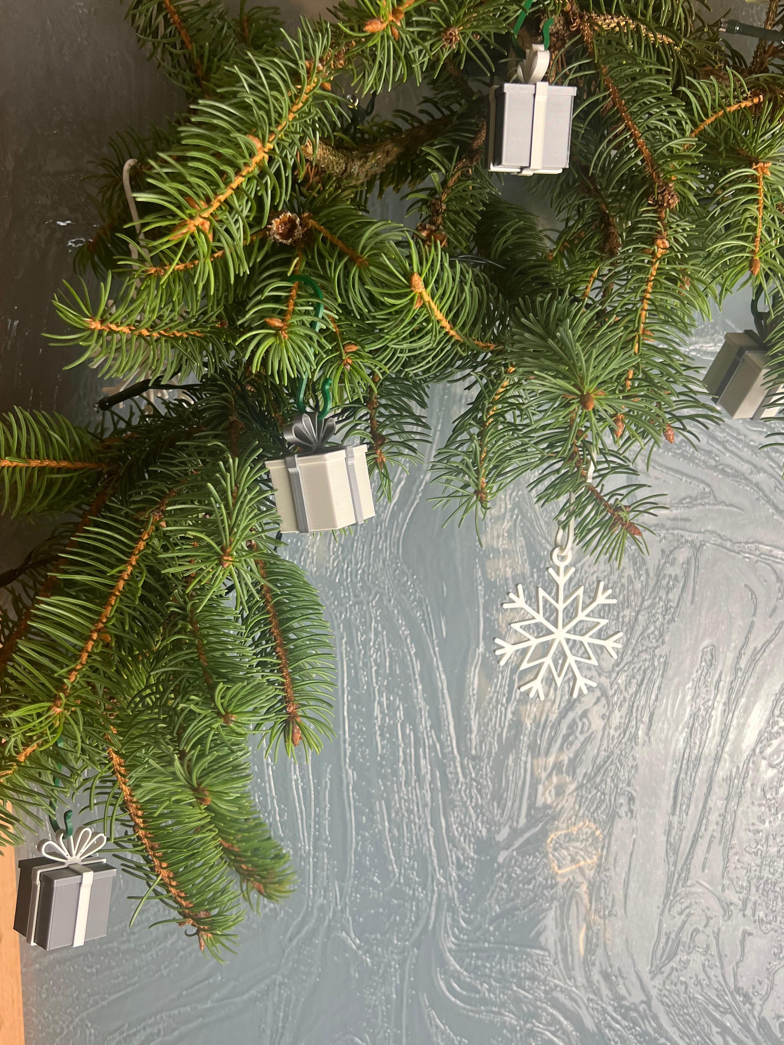 Festliche Geschenkbox für Baum & Deko