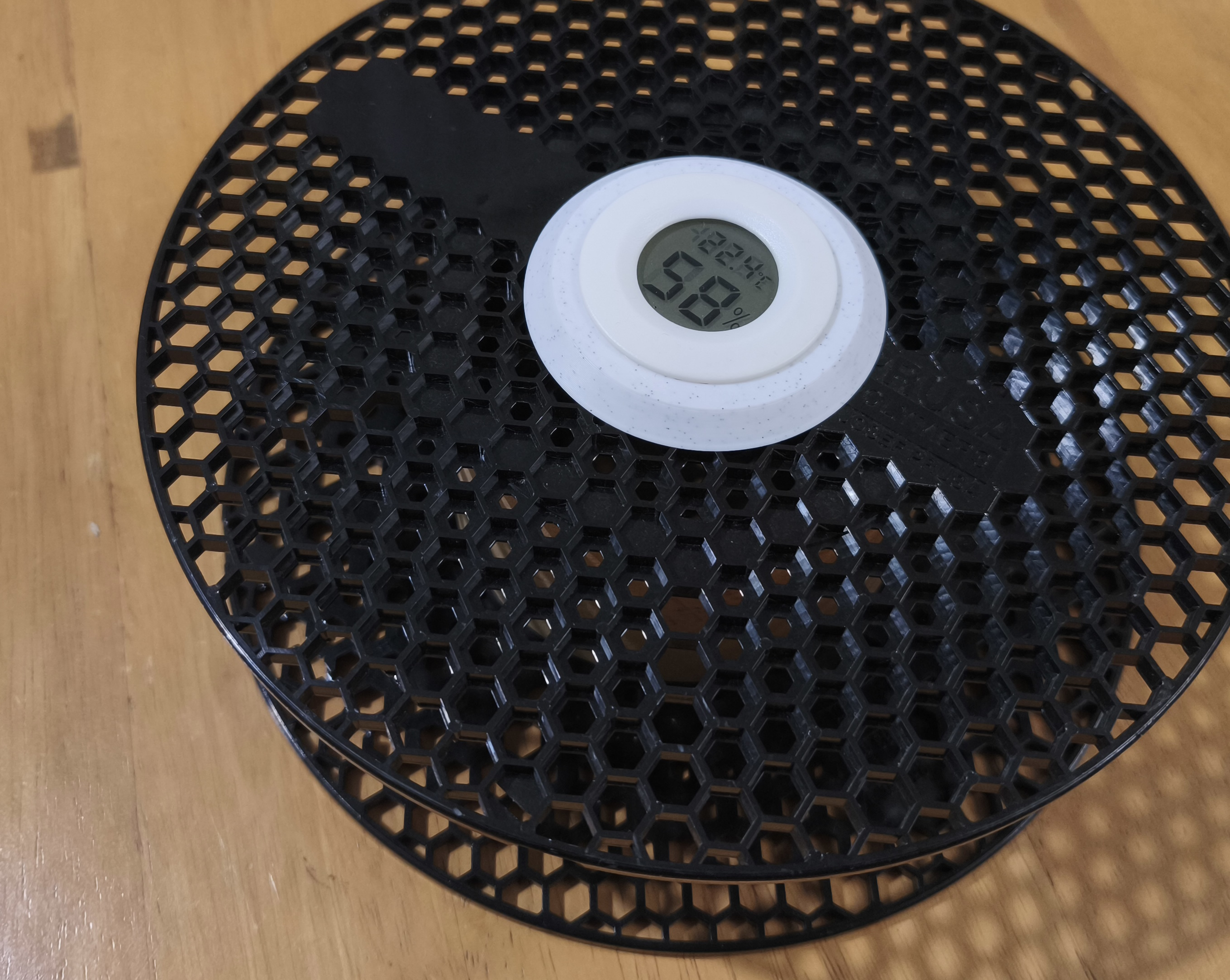 Hydrometer holder for spools - remix