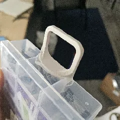 Hanging loop for small boxes