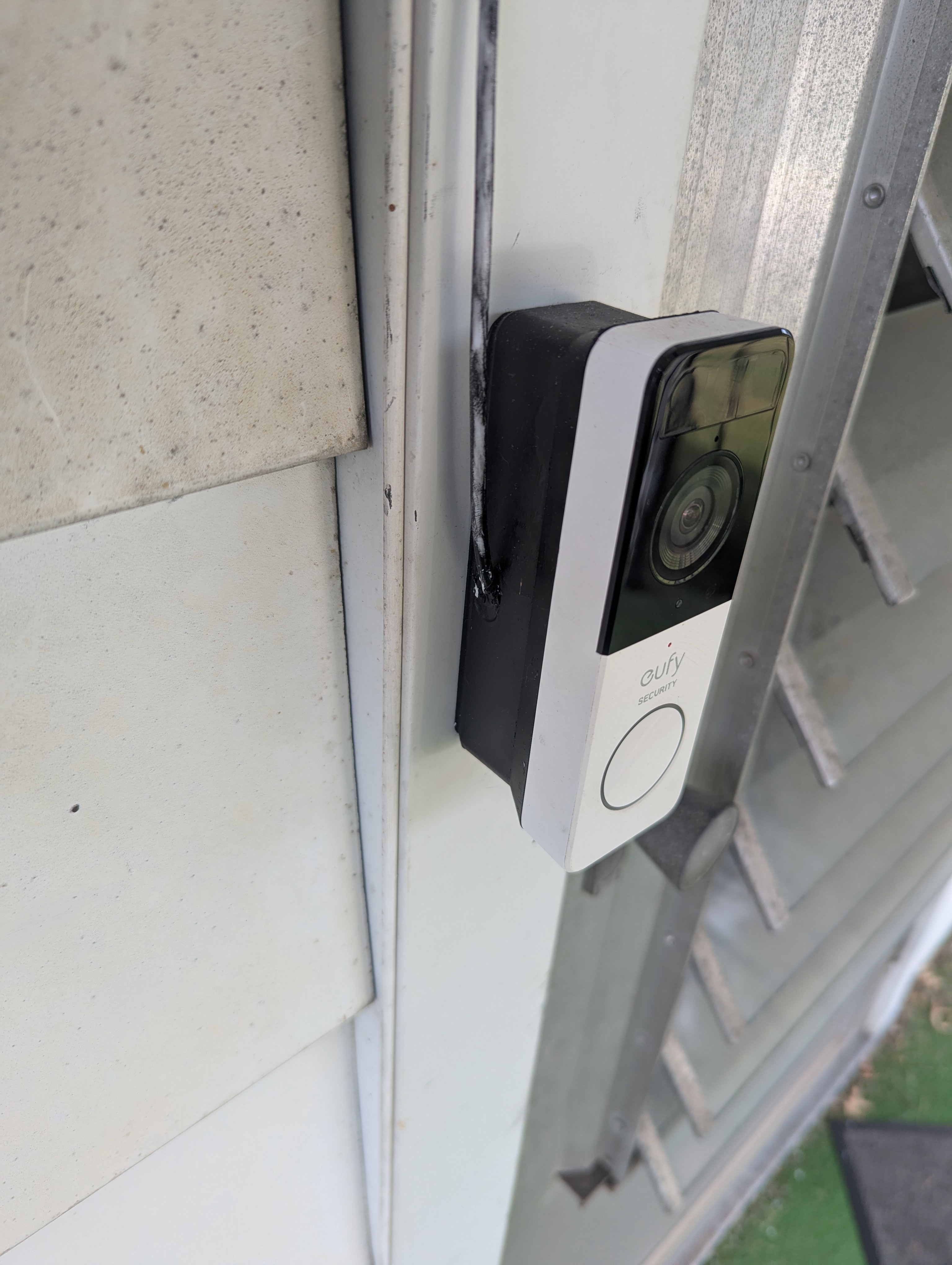 Eufy 2E doorbell solar mount