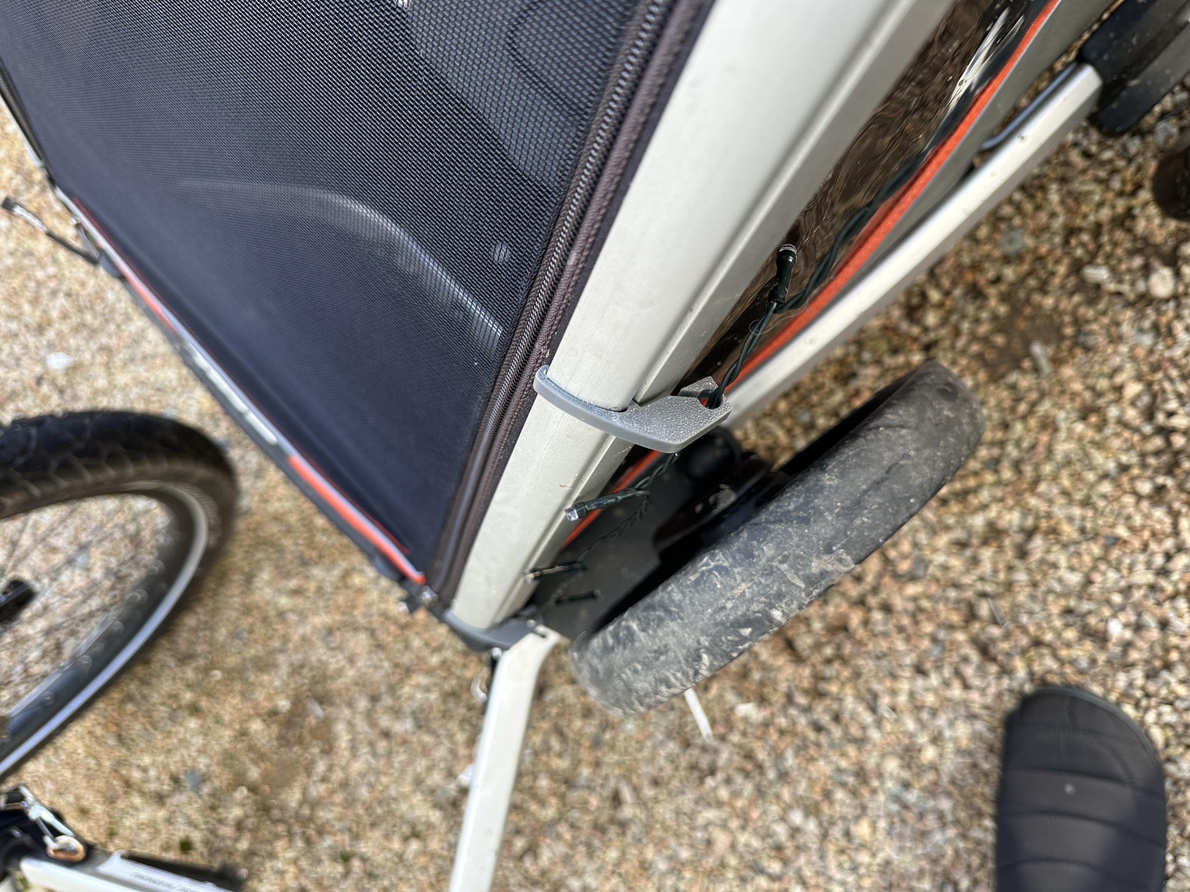 Thule chariot lights suports