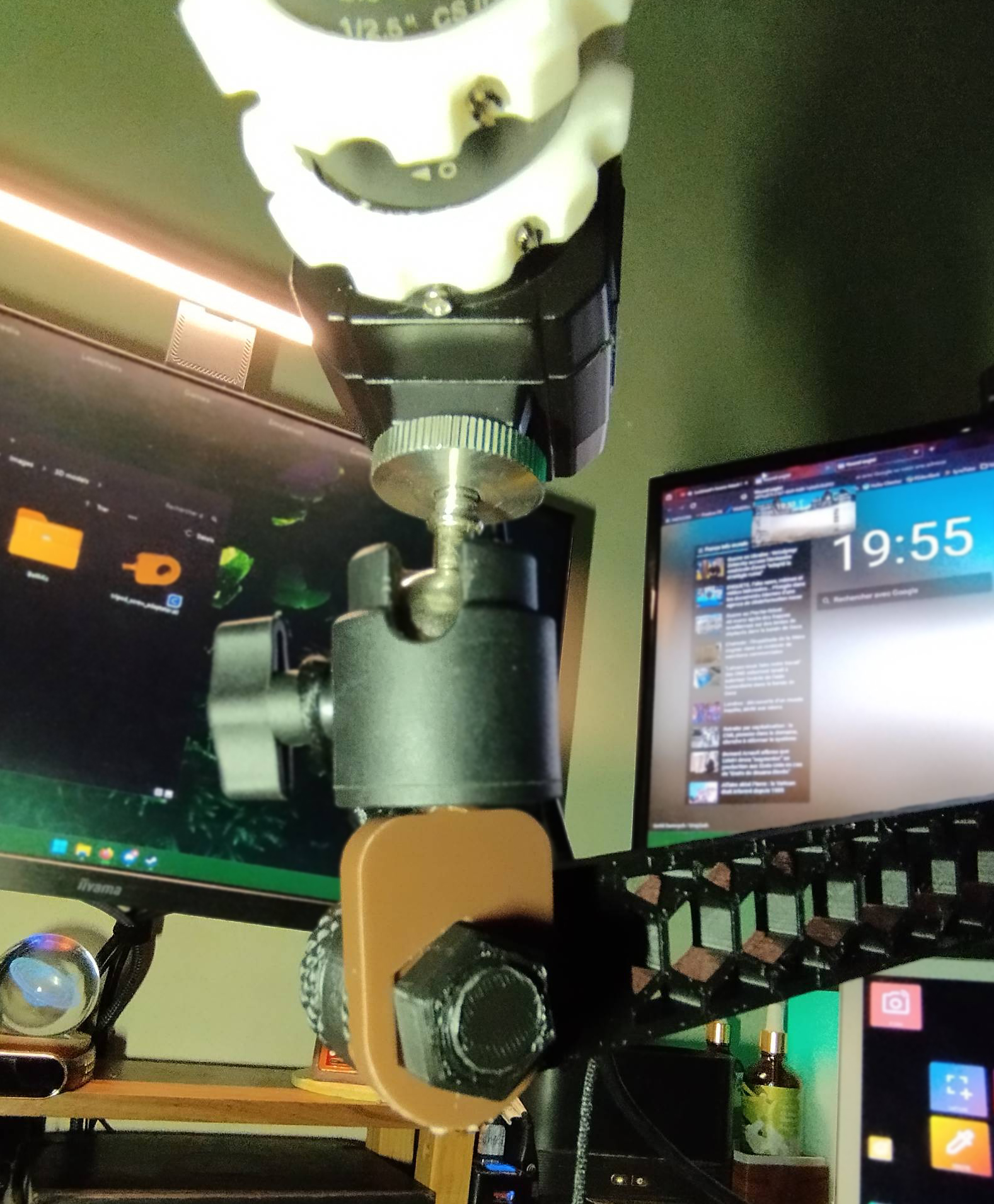 Tripod screw adapter for Adjustable Microphone Arm
