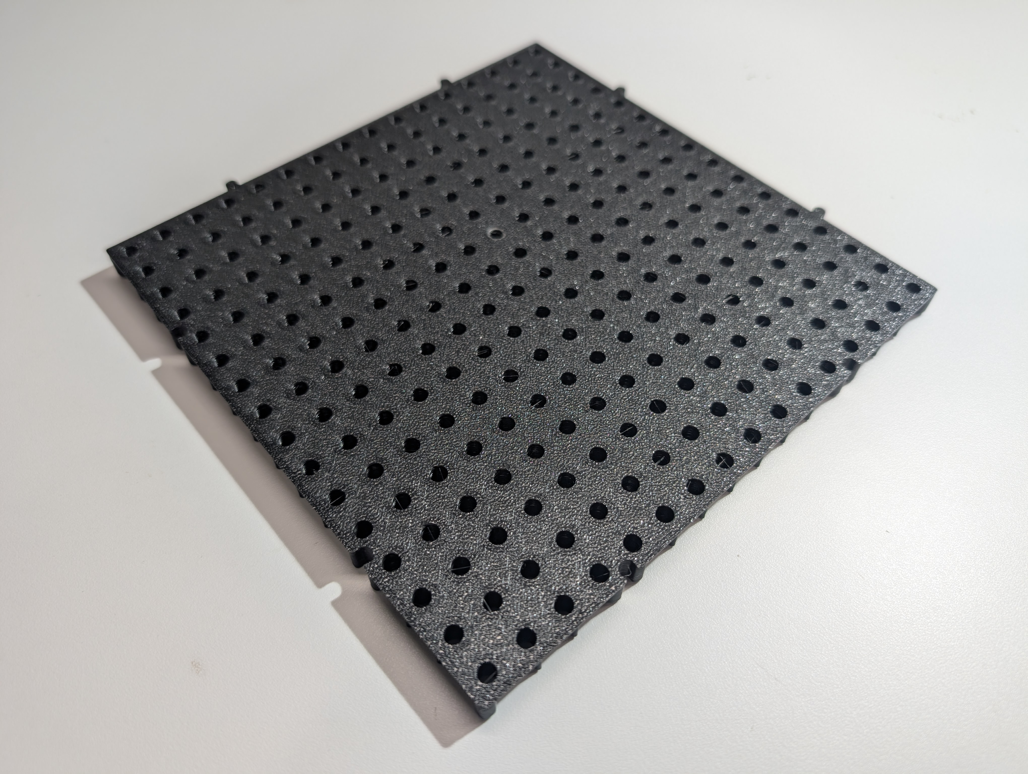 Skeletonized Toolgrid compatible Plate