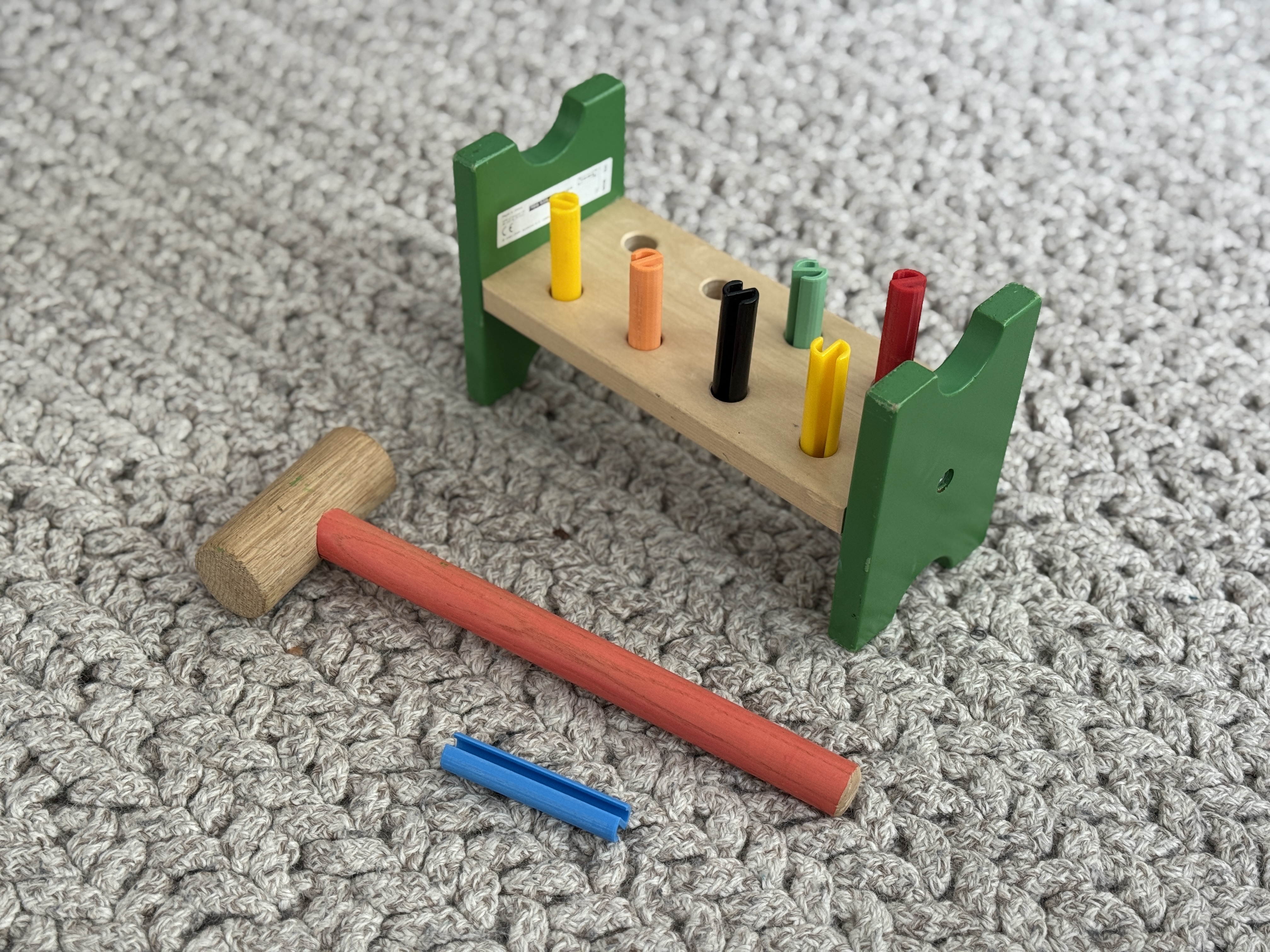 IKEA UPPSTÅ toy hammering block pegs