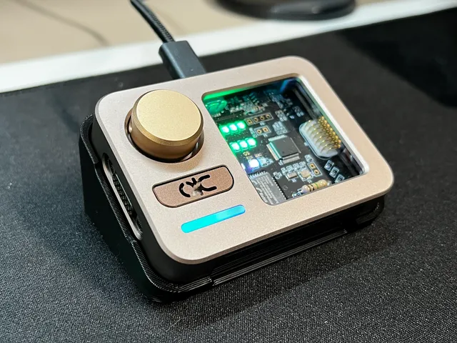 QK Alice Magnetic Dongle Angled Base