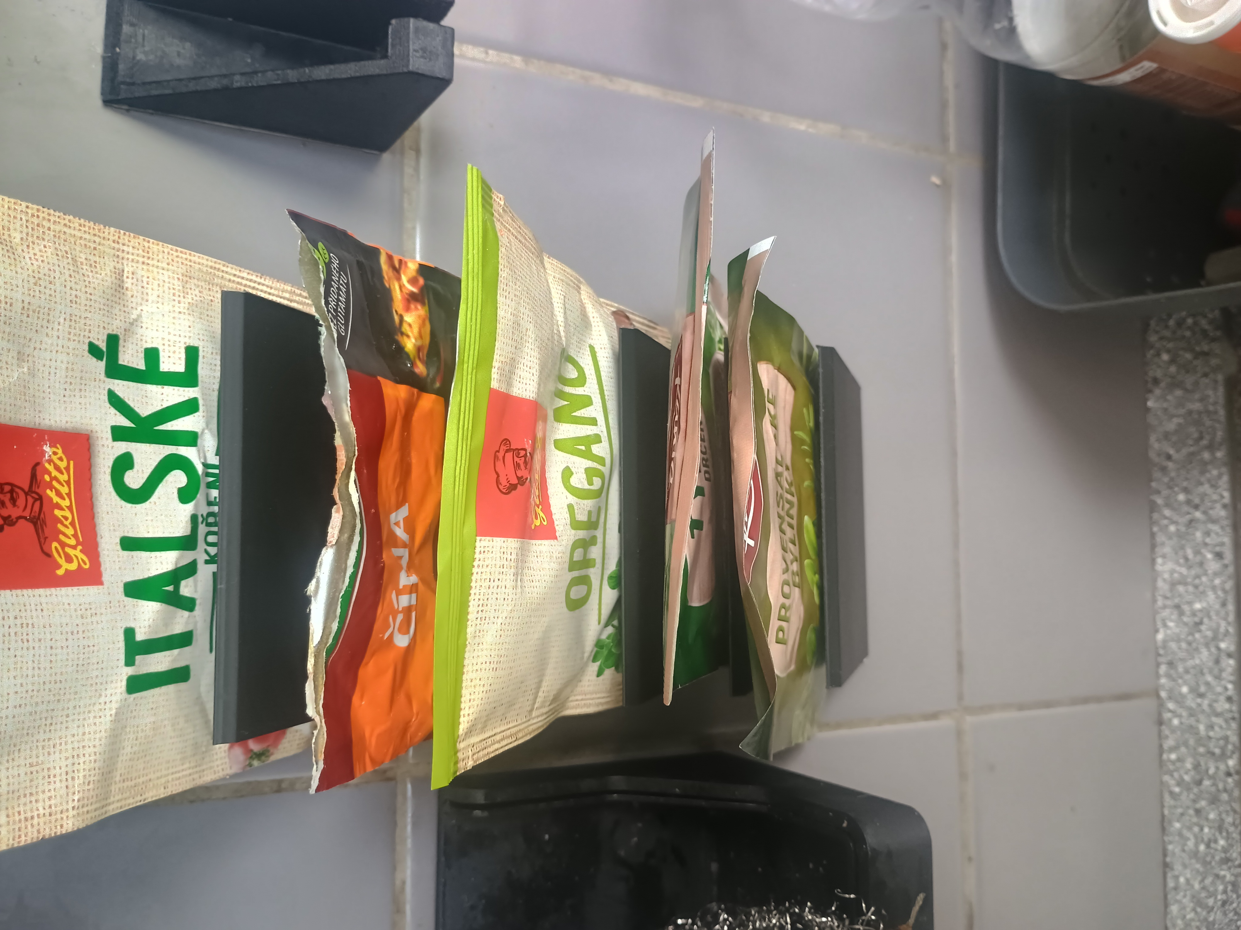 Spice Organizer holder rack stand easy printable without support for spicebags spice bags