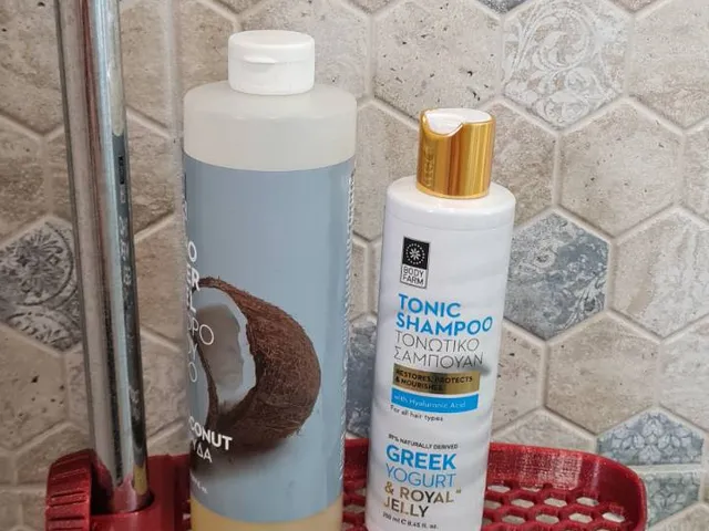 Support for shower shampoo