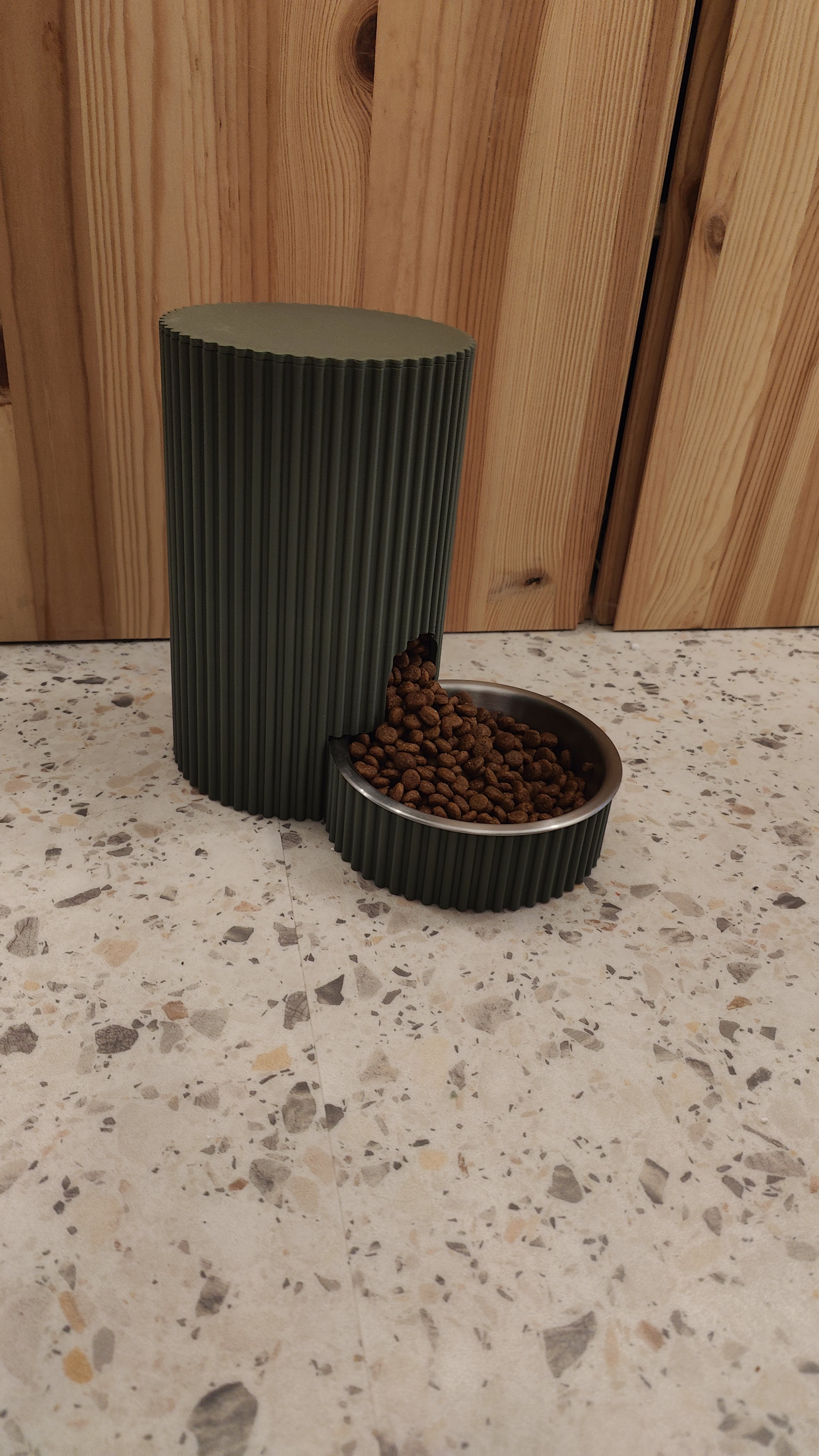 Pet Feeder 3D model