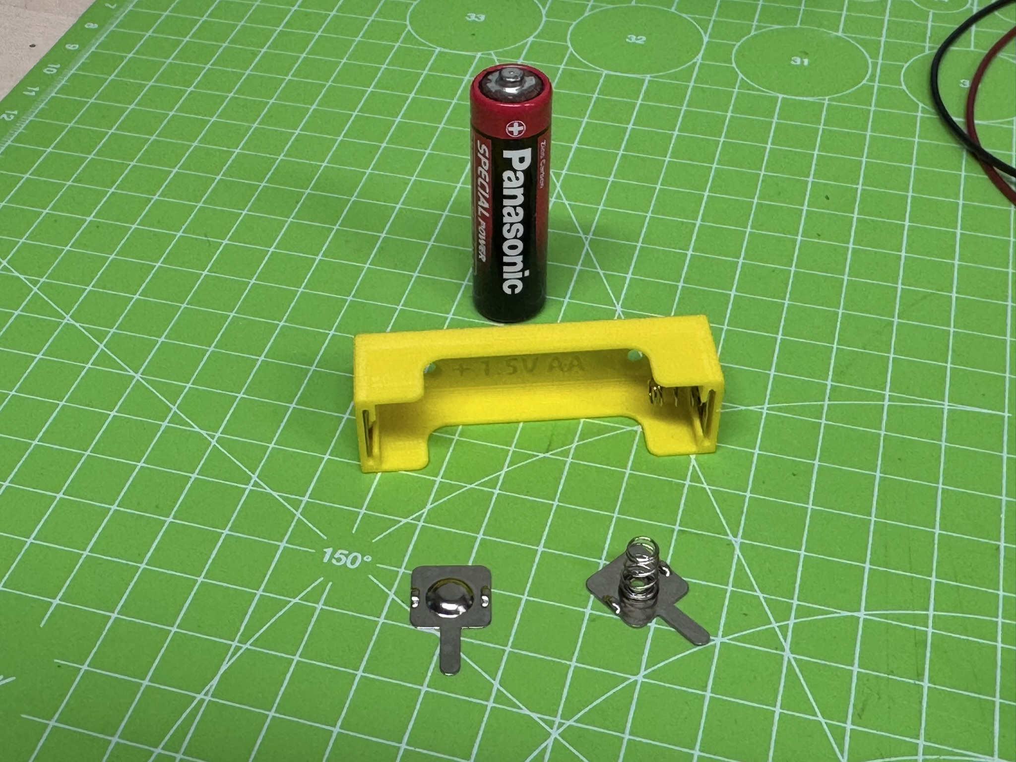AA Batteryholder with screw holes