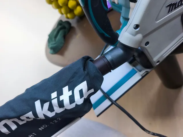 Makita SP6000 Dust Bag Adapter