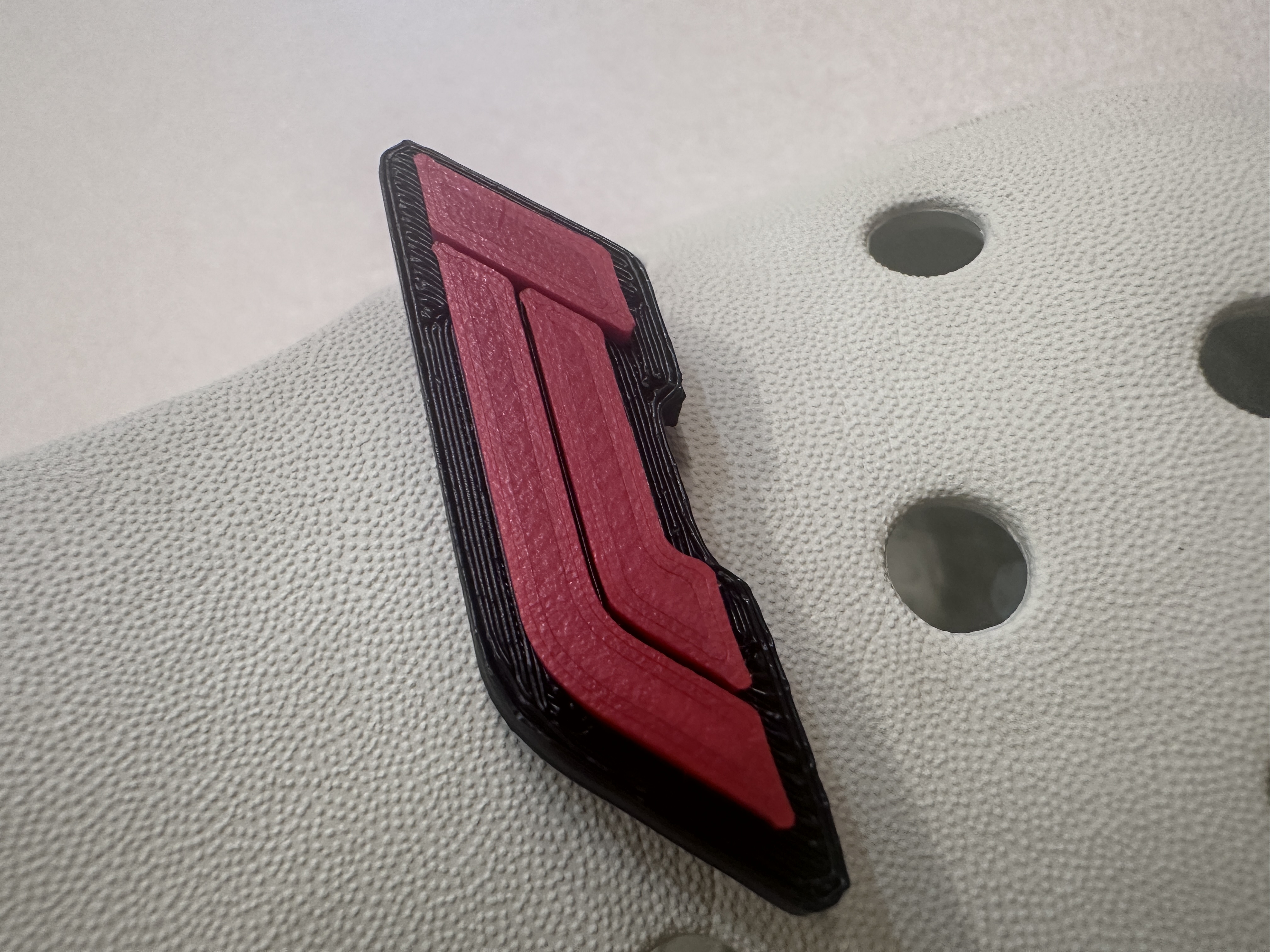 F1 themed Croc jibbits/charm clog charm.