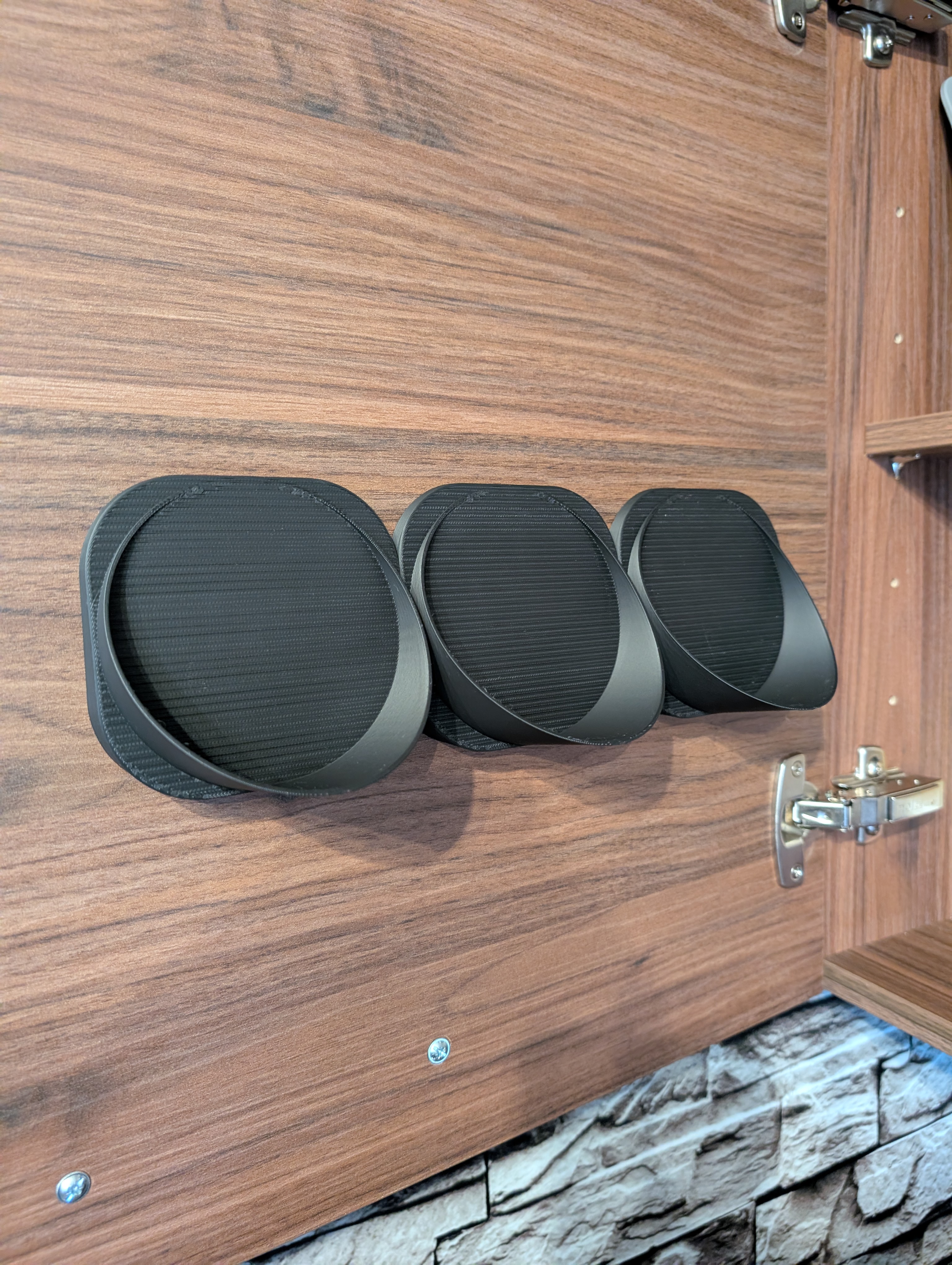 Angled Cabinet Door Holder for Can OD:94mm