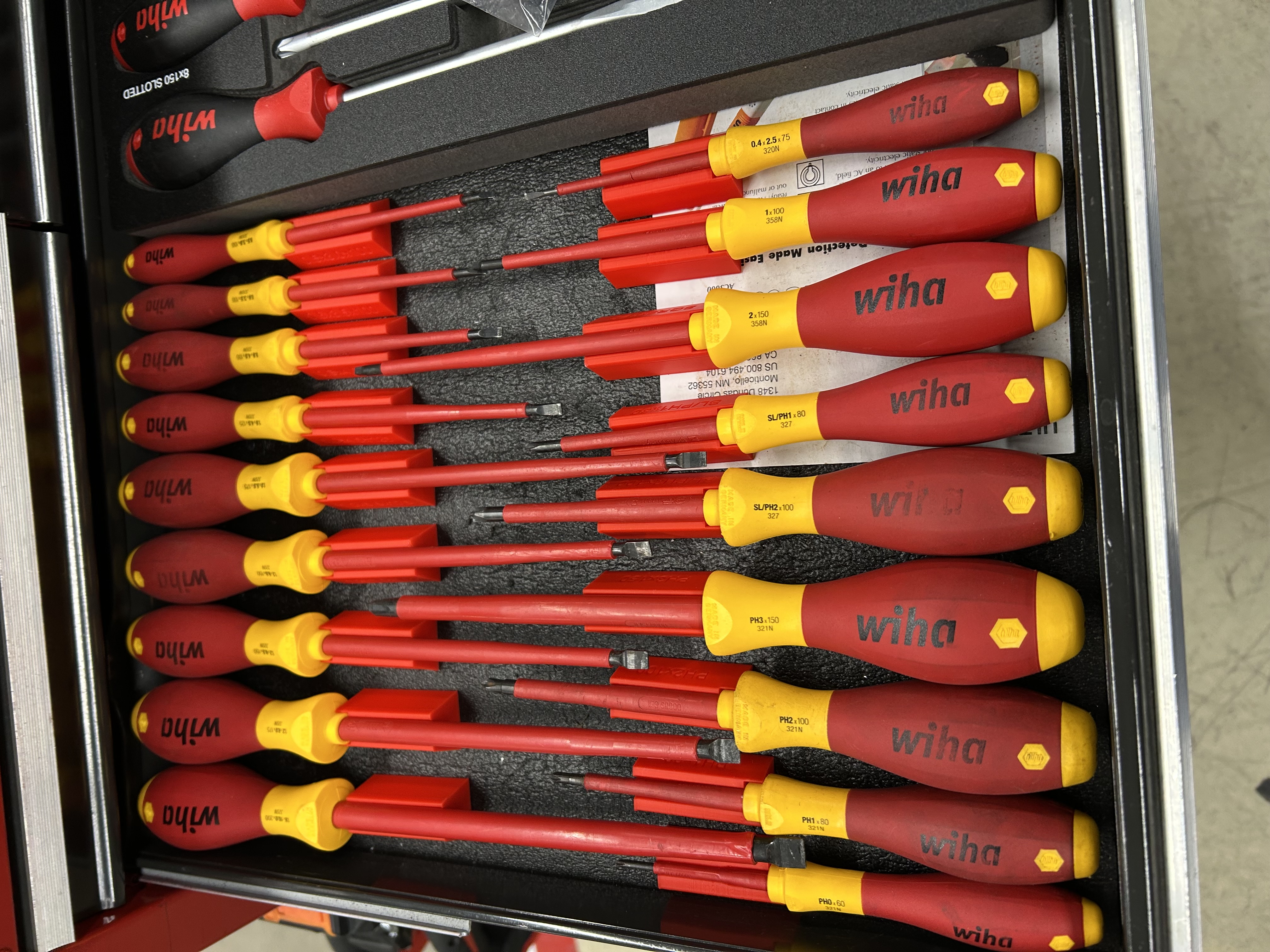 Organizer for Wiha 19 piece Insulated Screwdriver set SKU: 32095
