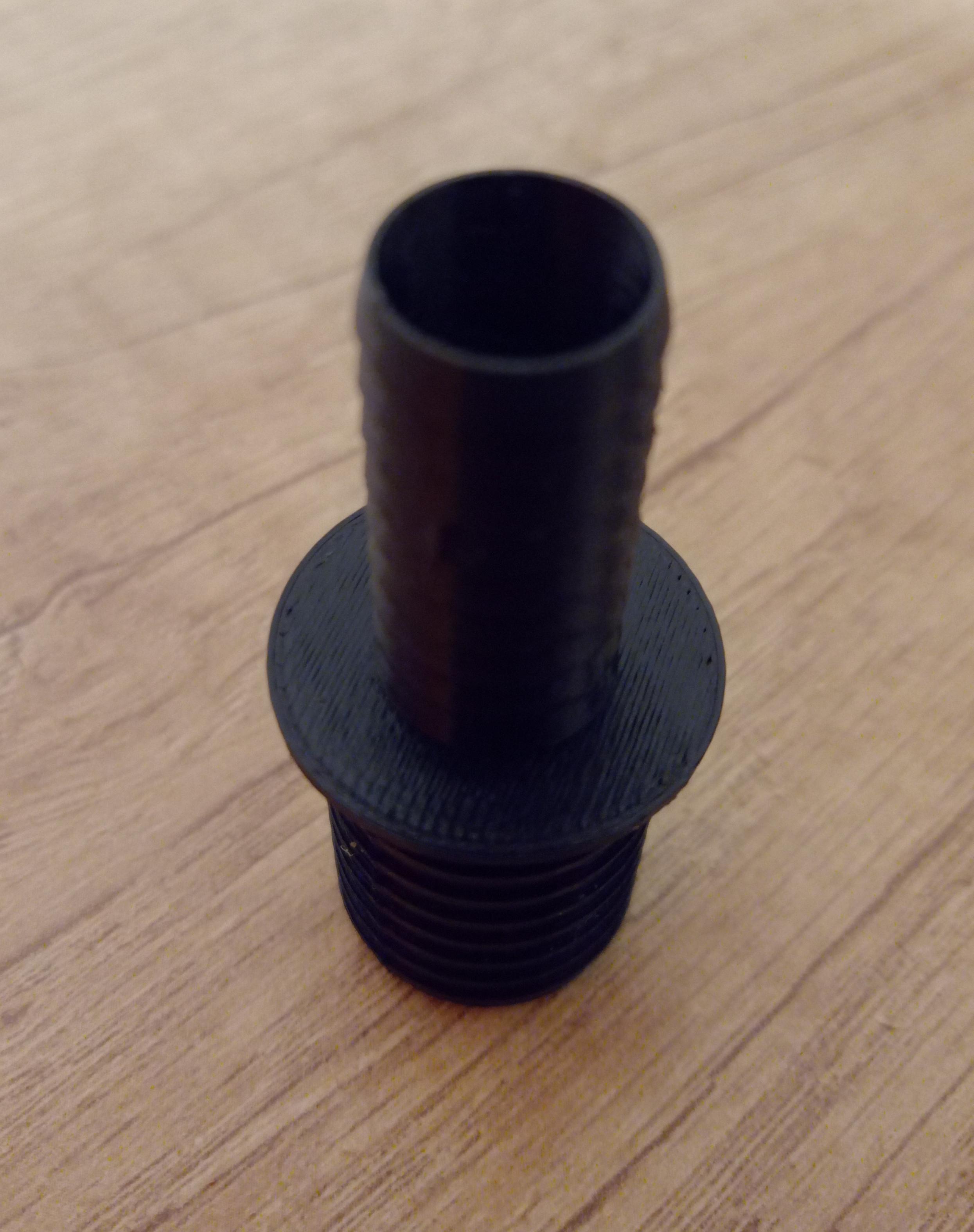 Reducer from 1/2 inch hose to 3/4 inch hose