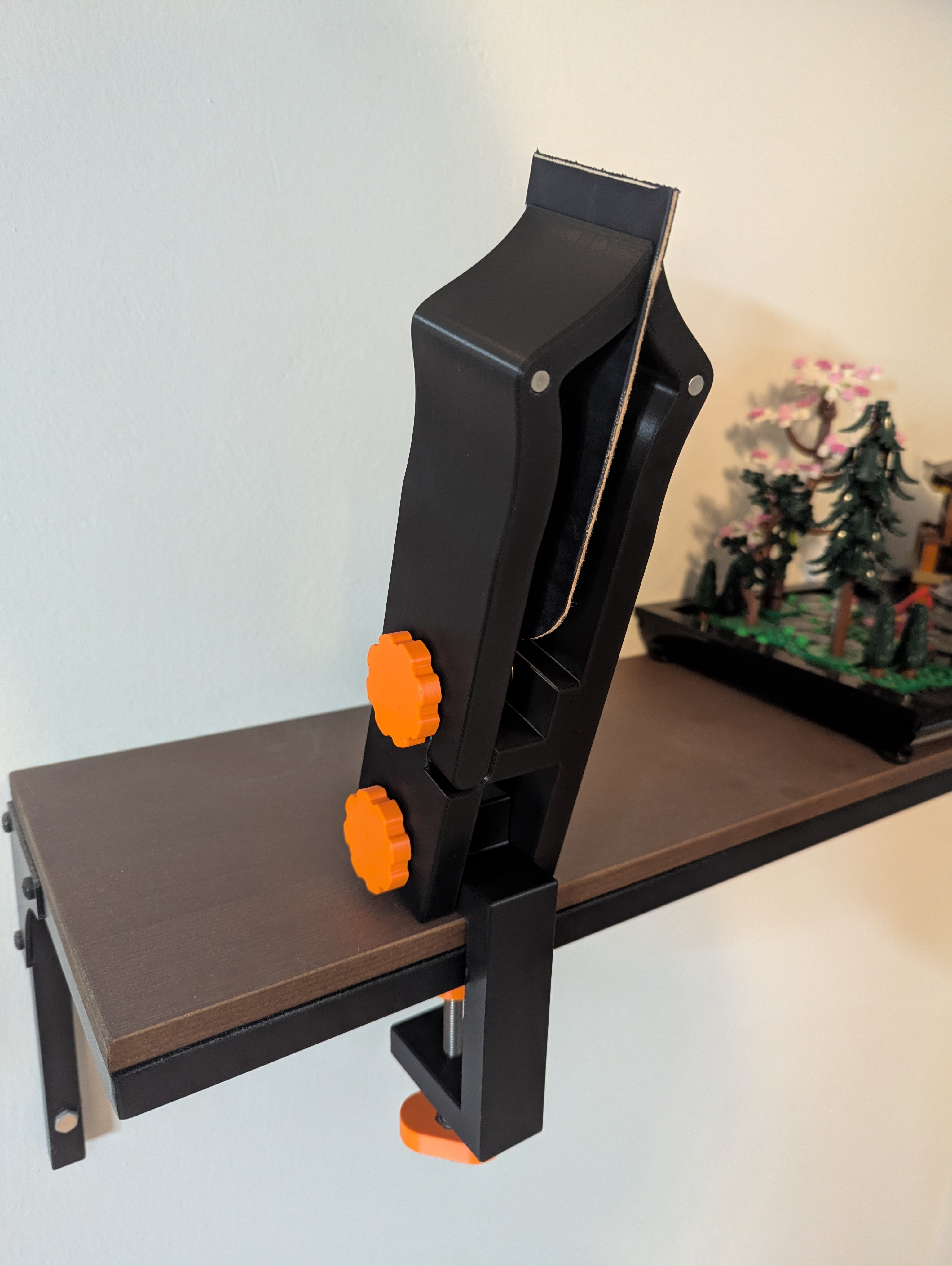 Stitching Pony For Leather