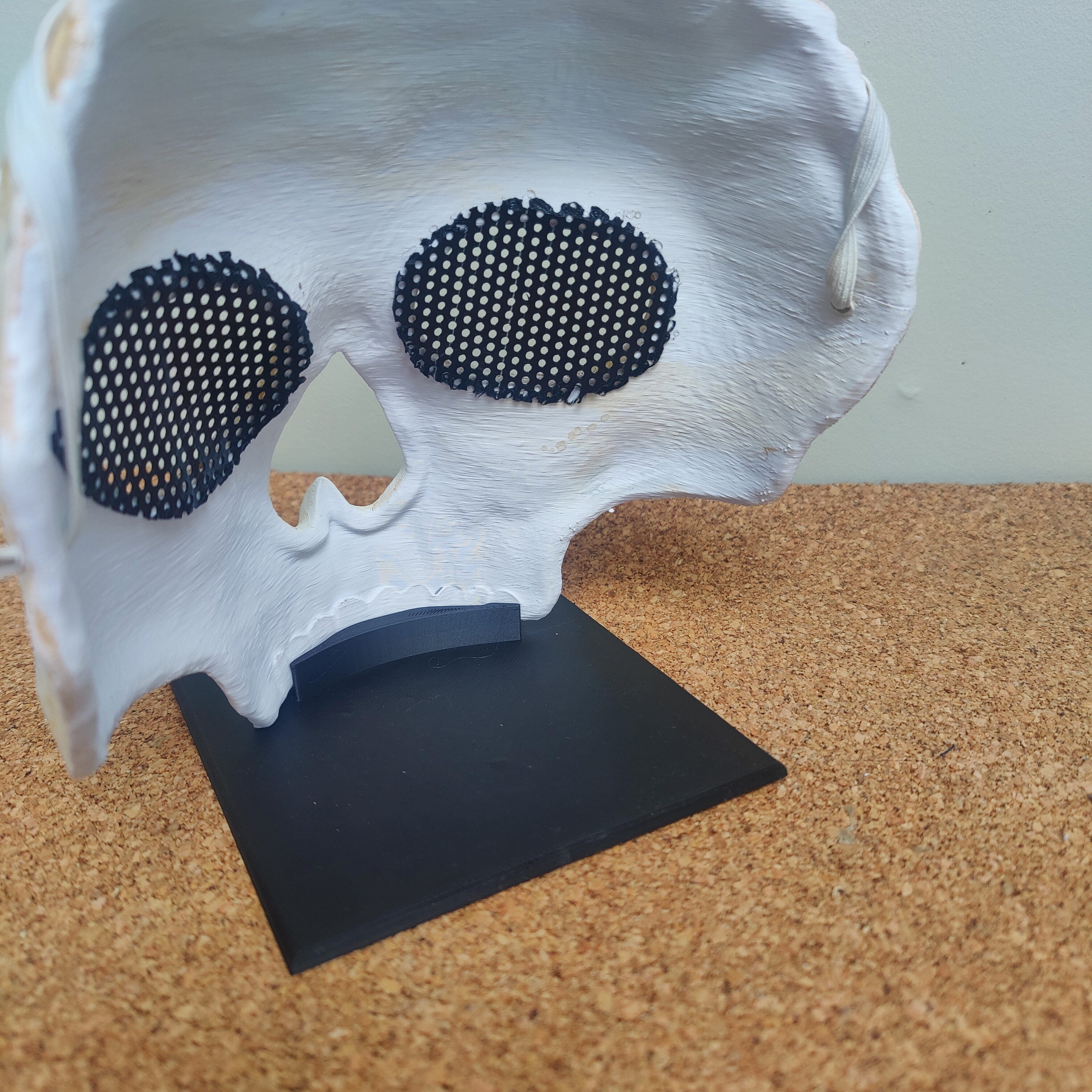 Miniatura 2 do modelo 3D Ghost Mask Stand