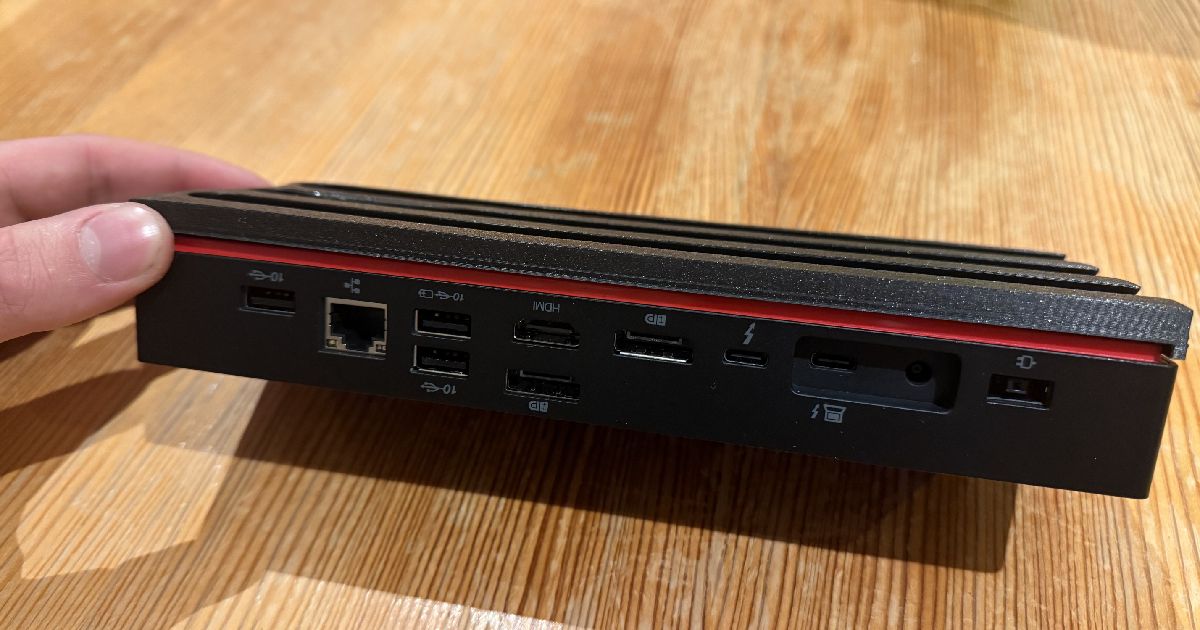 Lenovo ThinkPad Universal Thunderbolt 4 Dock - Underware