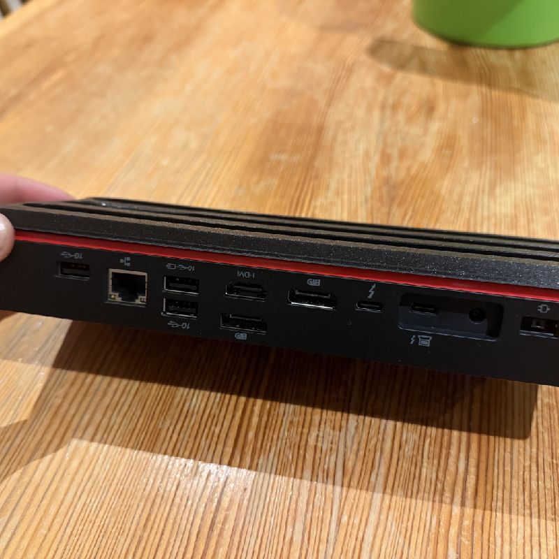 Lenovo ThinkPad Universal Thunderbolt 4 Dock - Underware