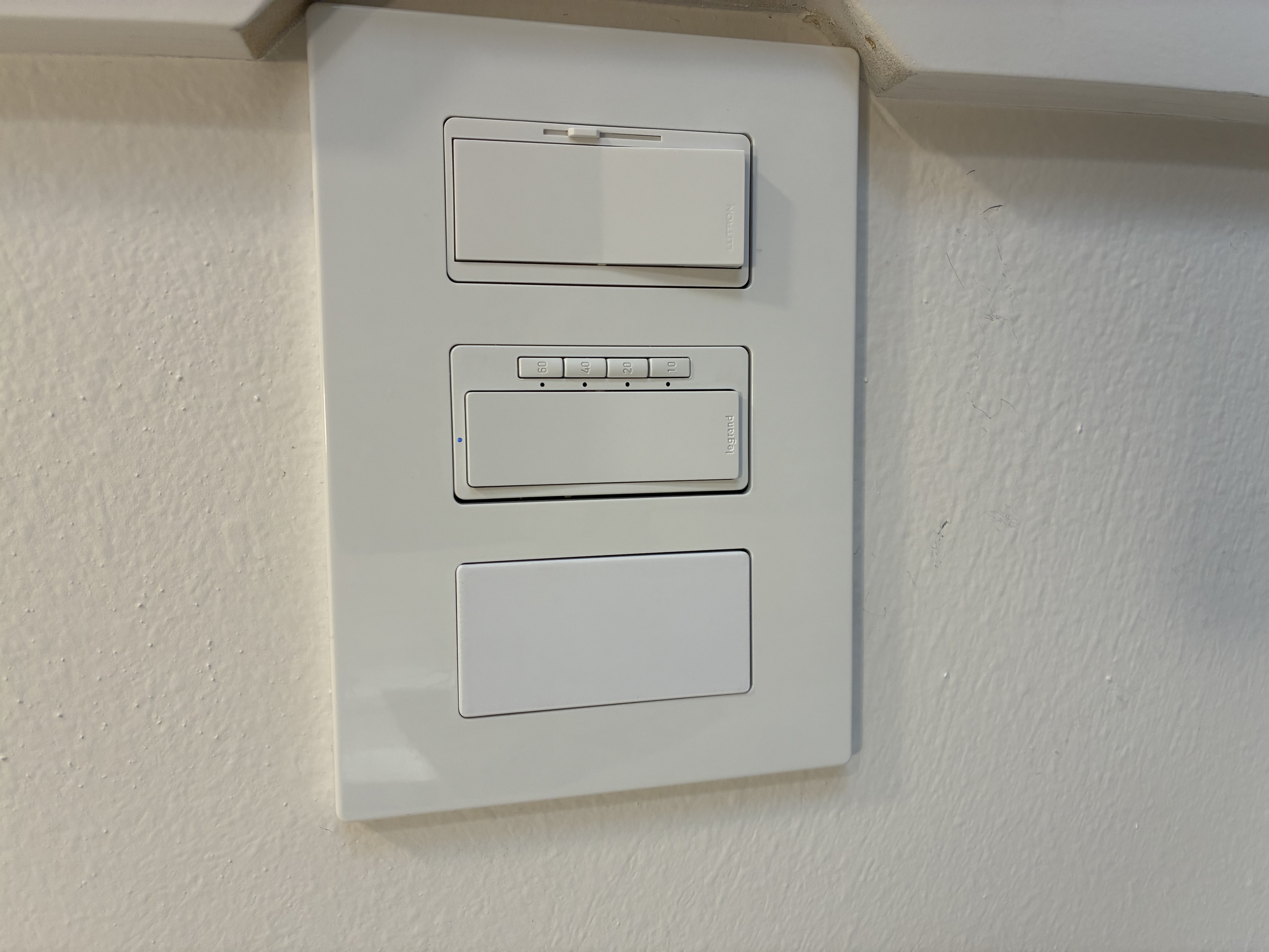 Leviton 'Decora" Blank Light Switch Plate Cover