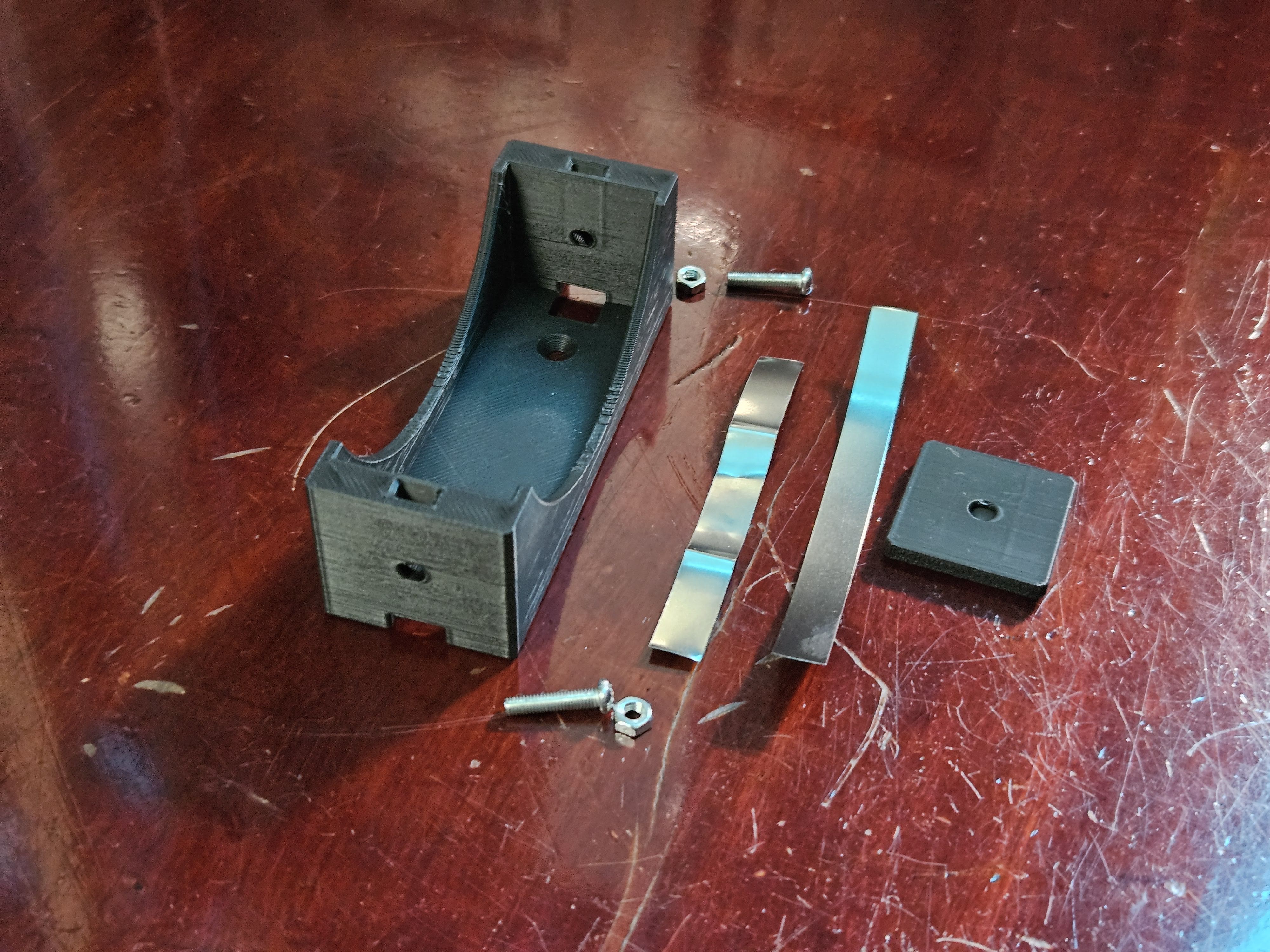 Miniatura 5 do modelo 3D Robust high current cylindrical cell holder